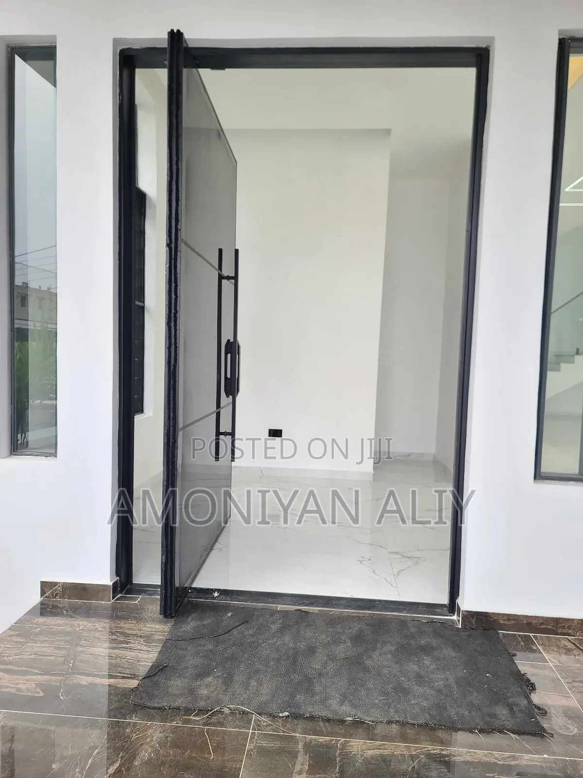 6bdrm Mansion in Megamond, Ikota for sale
