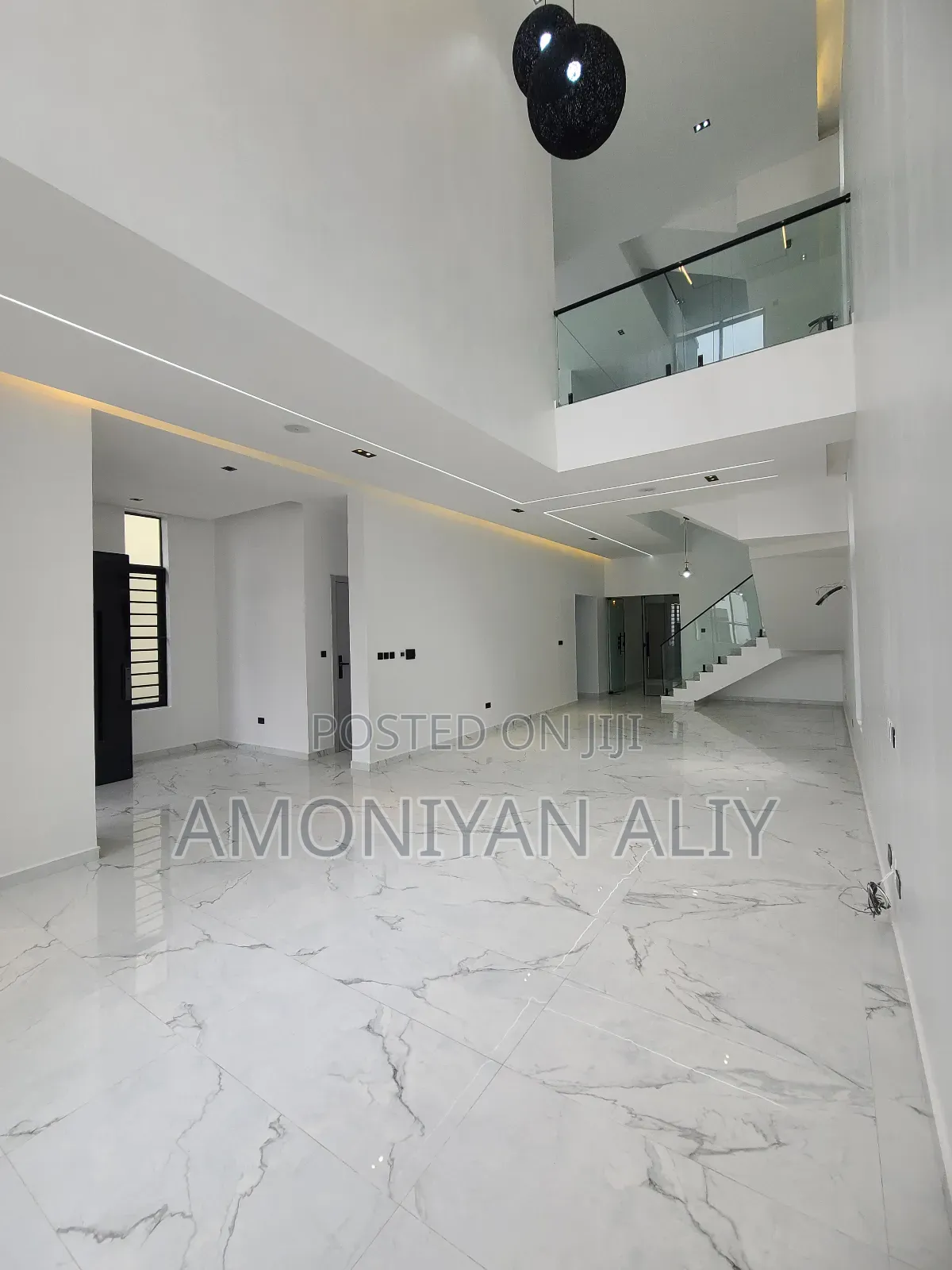6bdrm Mansion in Megamond, Ikota for sale
