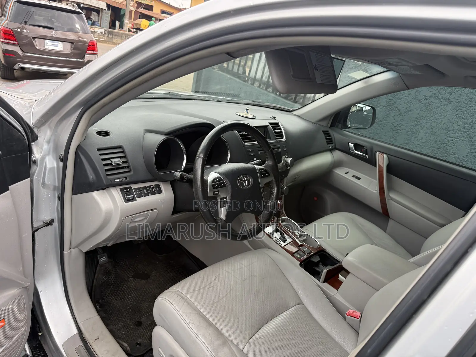 Toyota Highlander Limited 2011 Gray