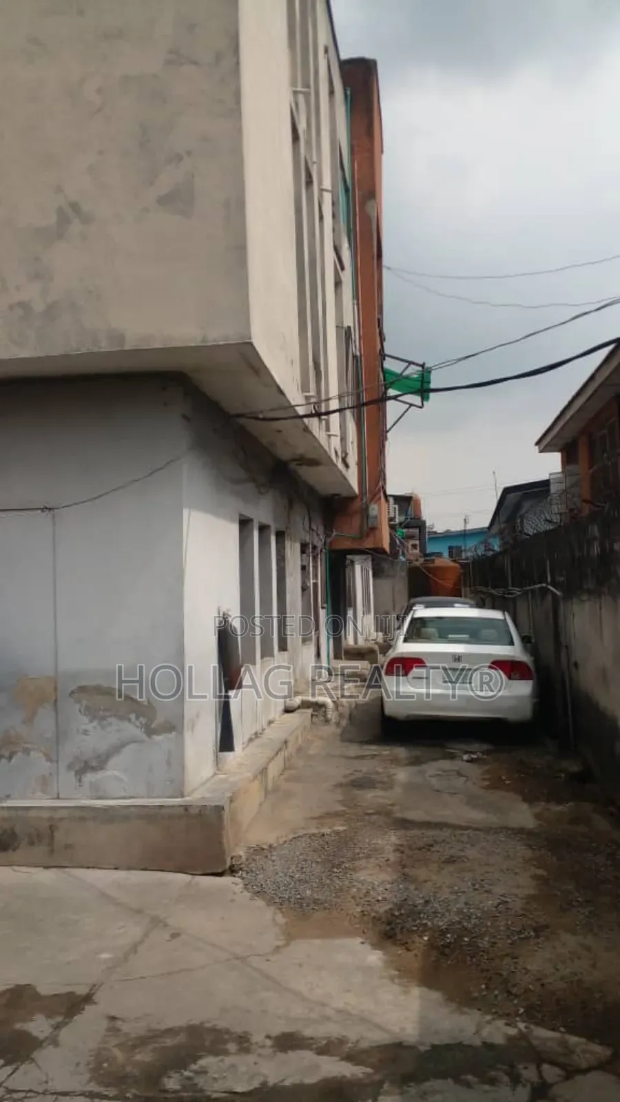 3bdrm Block of Flats in Adelabu for sale