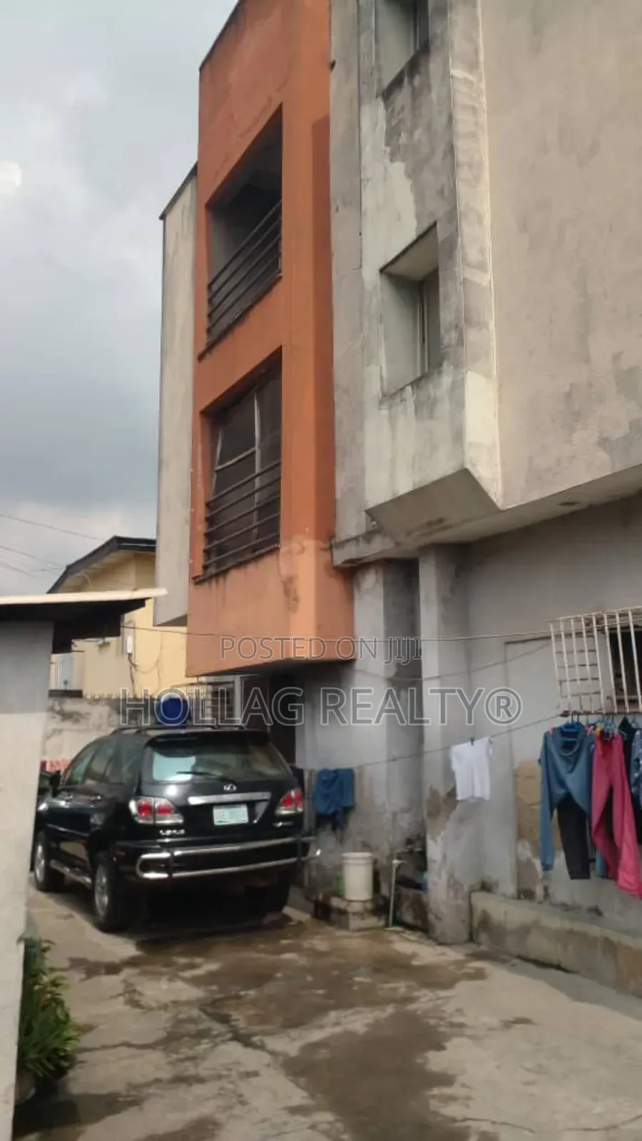 3bdrm Block of Flats in Adelabu for sale