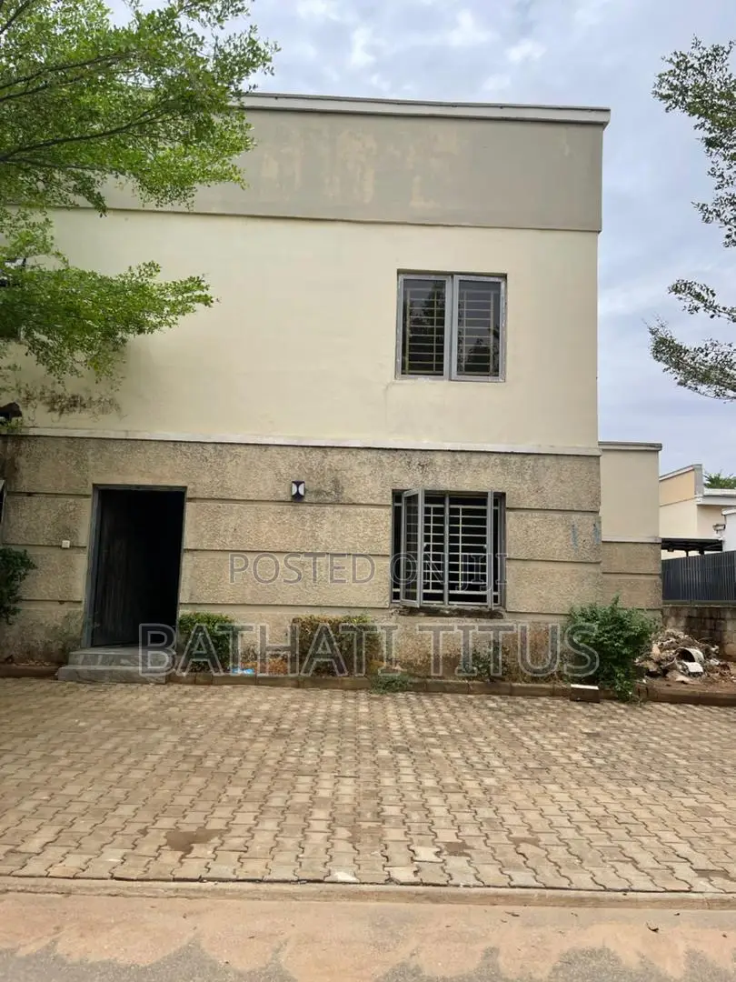 4bdrm Duplex in Life Camp for rent
