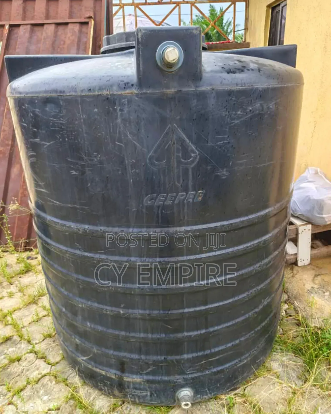 Used 2000-Litre Gp (Geepee) Tank