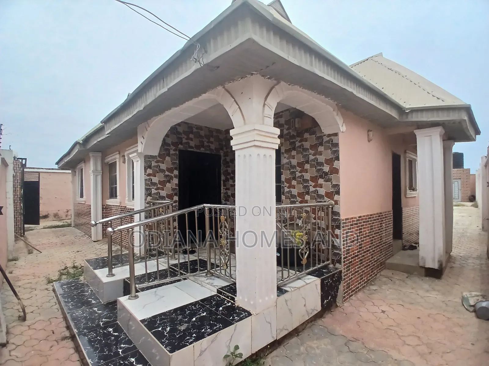 3bdrm Bungalow in Omi Adio, Ibadan for sale