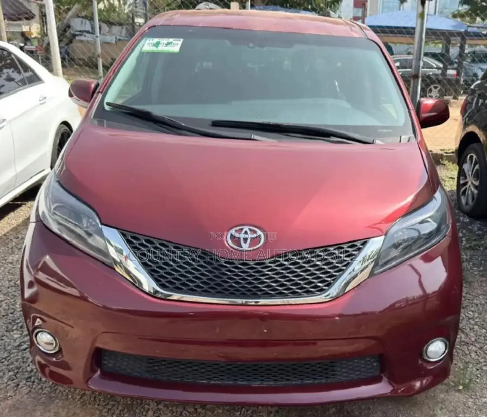 Toyota Sienna XLE Premium 7-Passenger 4dr Minivan AWD (3.5L 6cyl 6A)