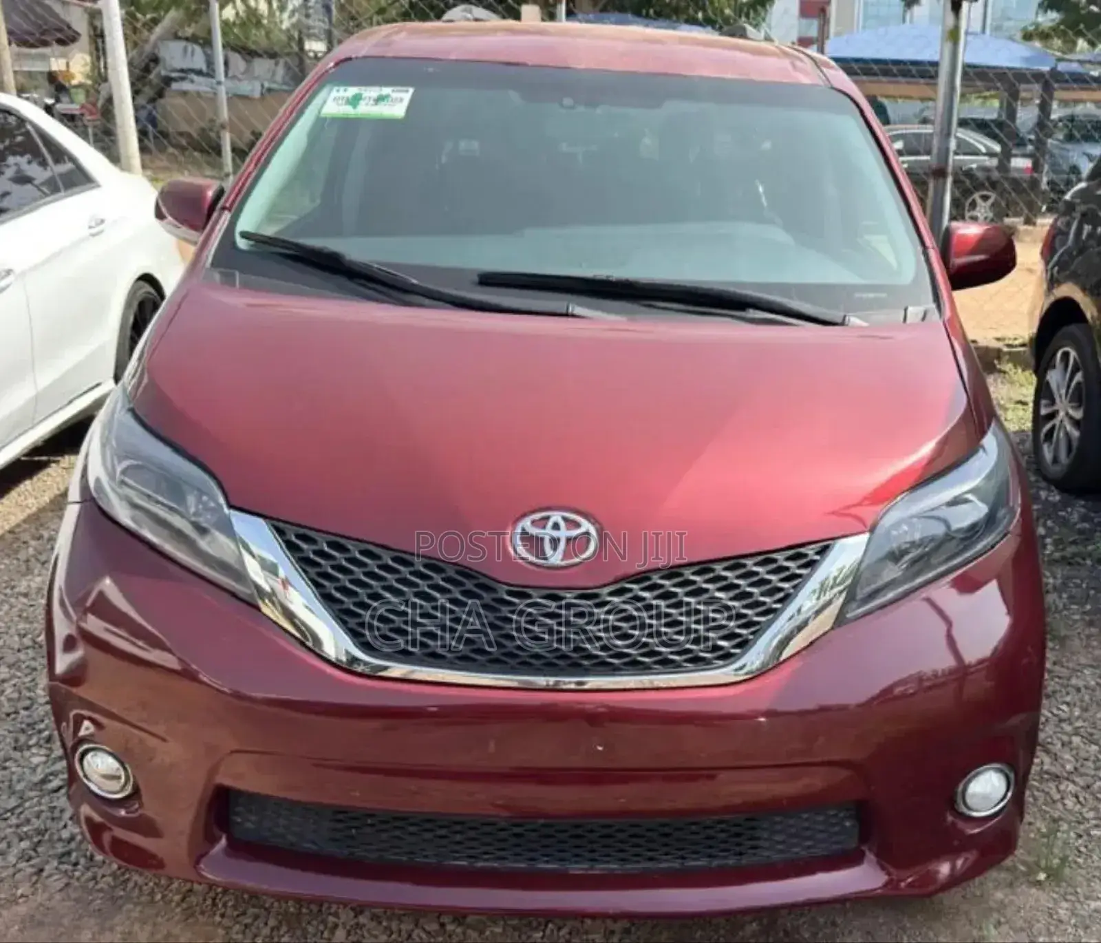Toyota Sienna XLE Premium 7-Passenger 4dr Minivan AWD (3.5L 6cyl 6A)