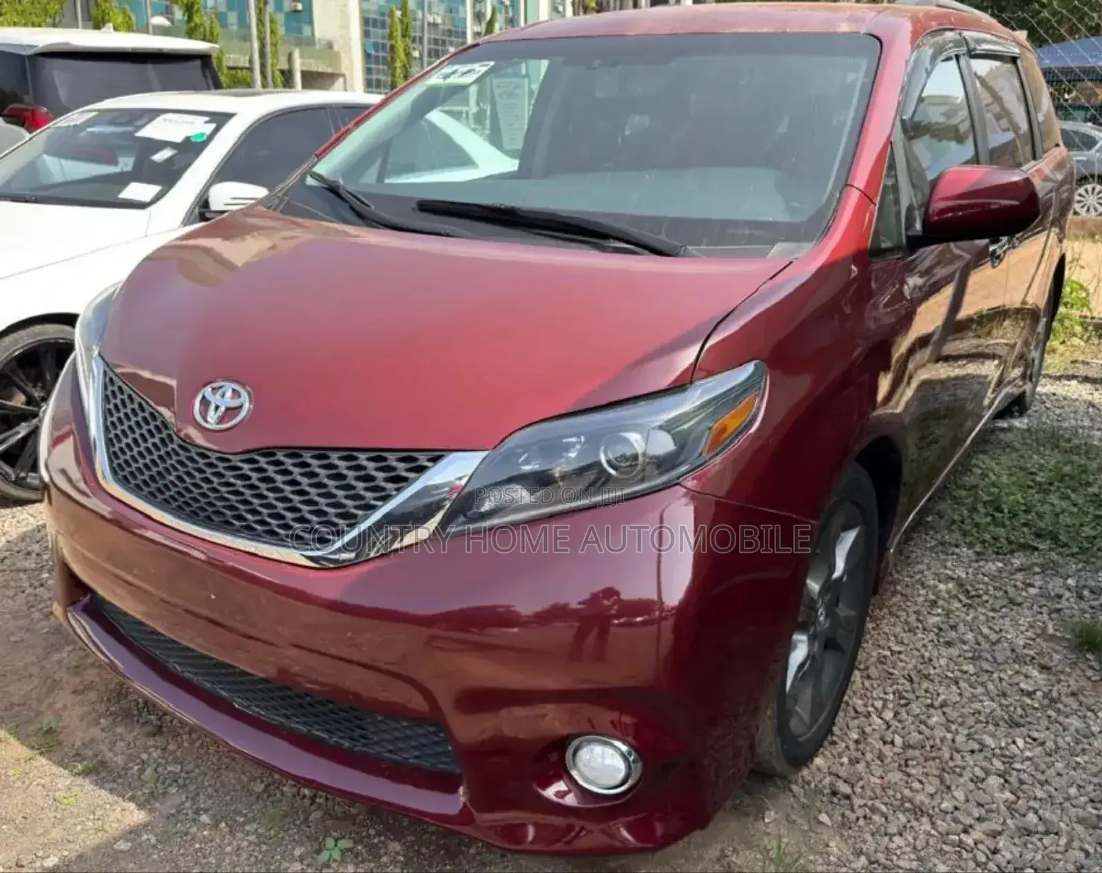 Toyota Sienna XLE Premium 7-Passenger 4dr Minivan AWD (3.5L 6cyl 6A)