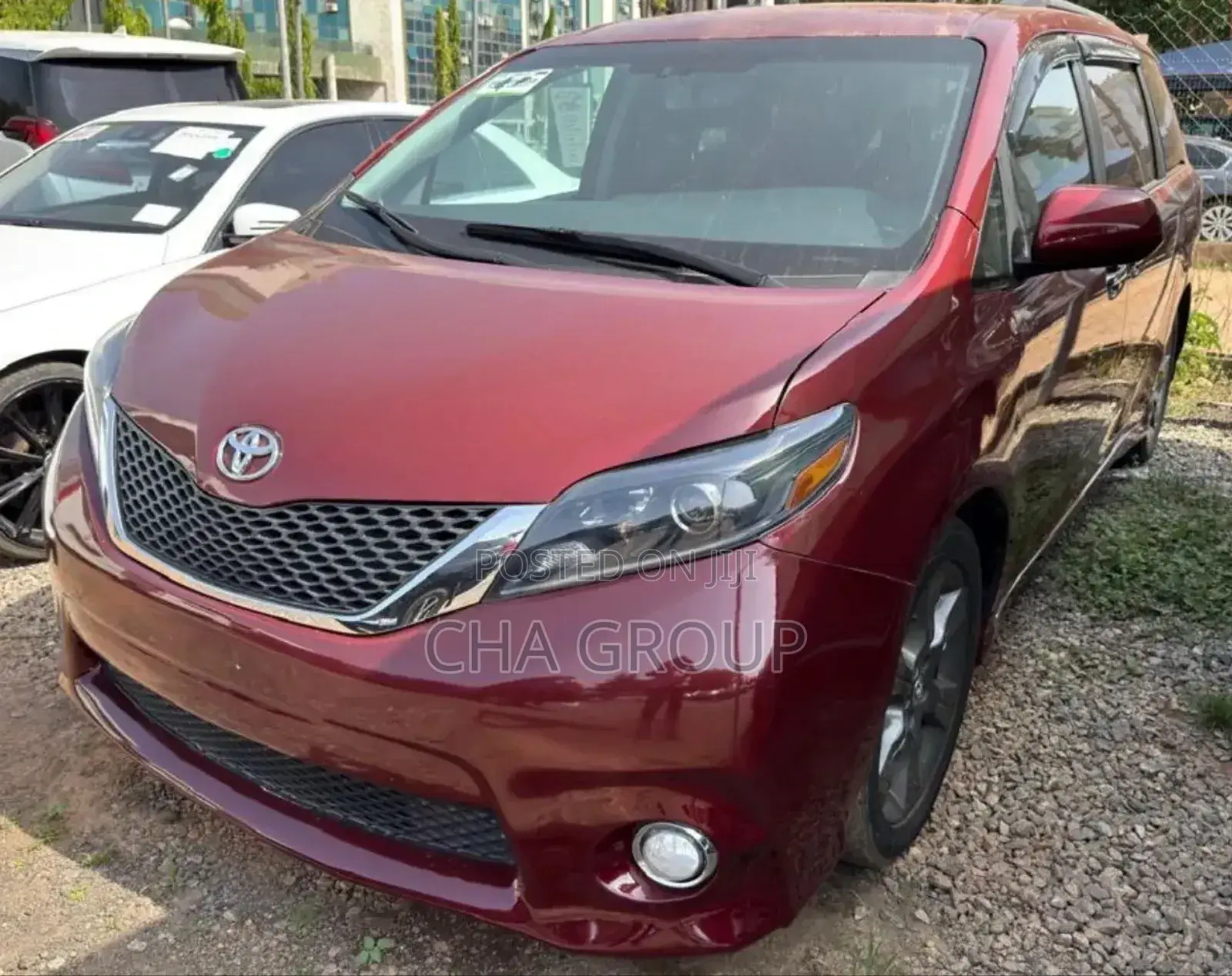 Toyota Sienna XLE Premium 7-Passenger 4dr Minivan AWD (3.5L 6cyl 6A)