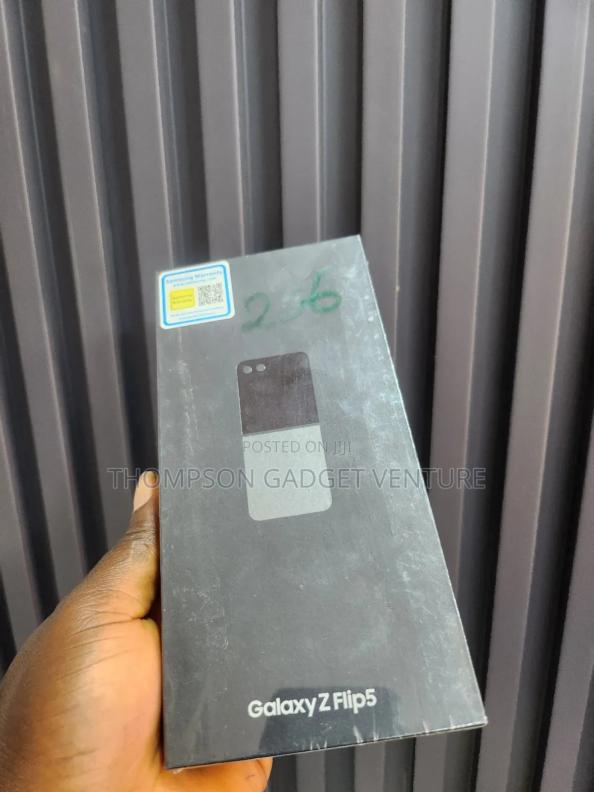 New Samsung Galaxy Z Flip5 256 GB Green