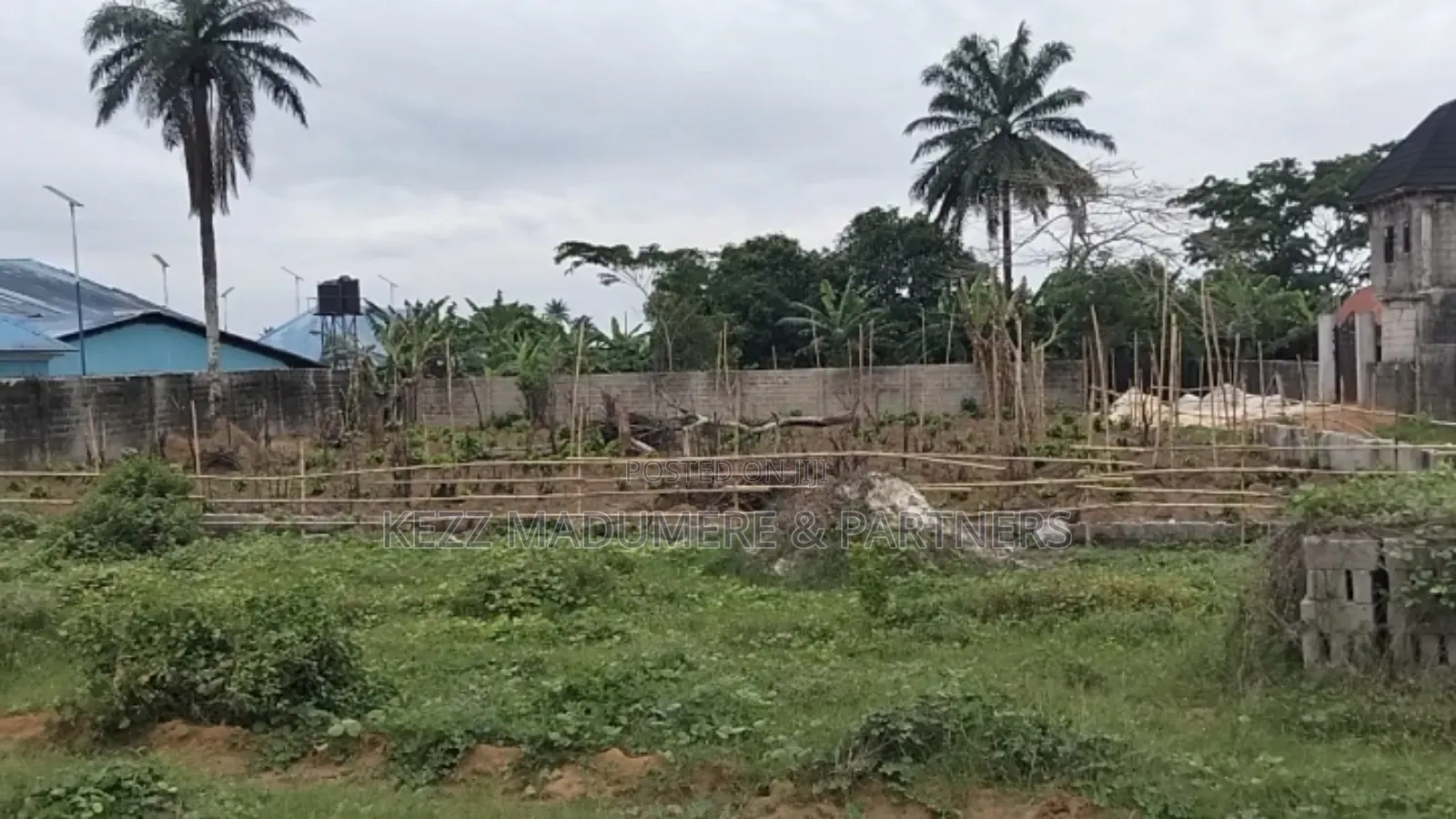 For Sale : 2 1⁄2 Plots Close to Emarid Sch. Eneka Igwuruta , Ph