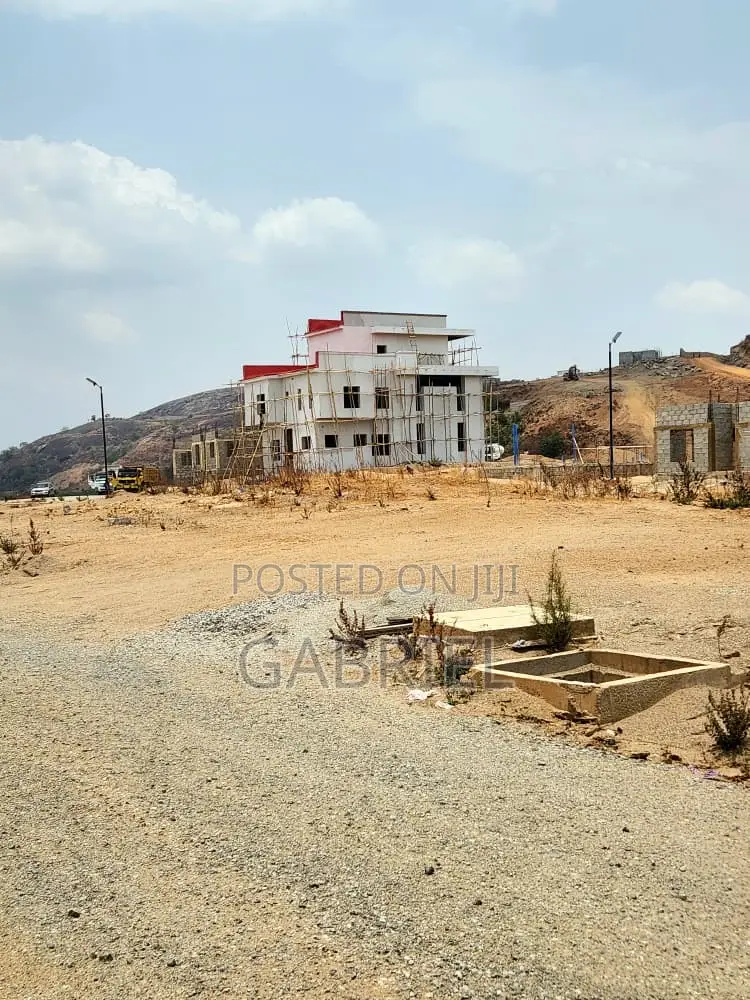 Beautiful Estate Plot for Sale