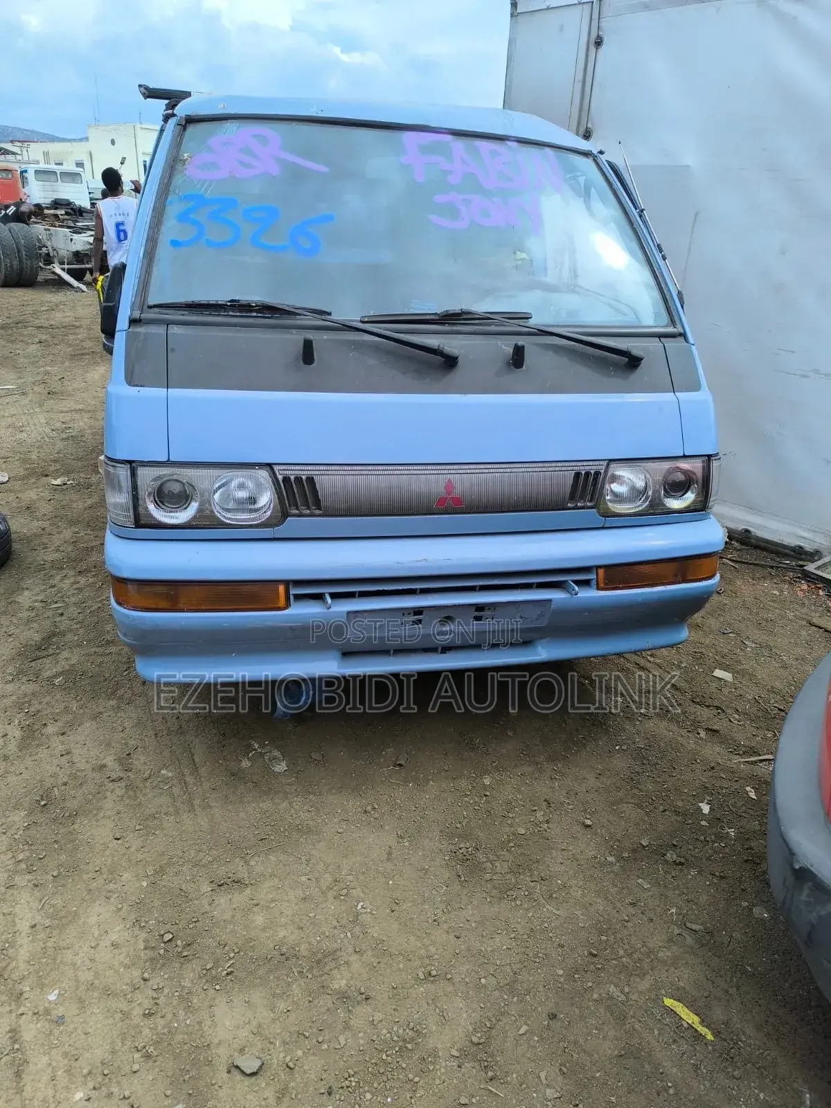 Mitsubishi L300 1999