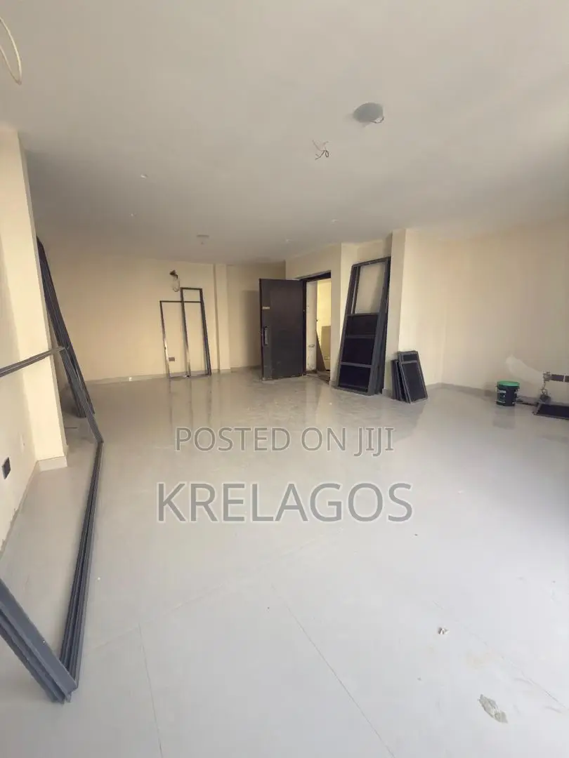 2bdrm Apartment in Lekki Phase 1 for sale