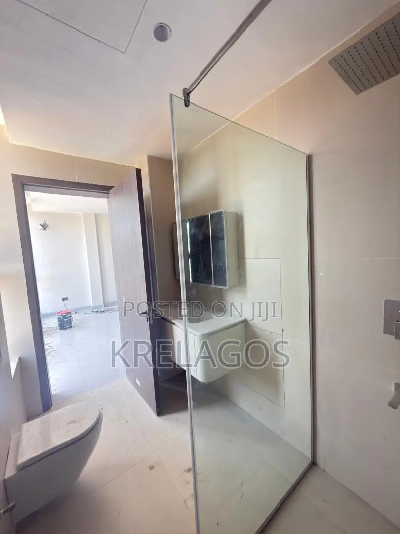 2bdrm Apartment in Lekki Phase 1 for sale