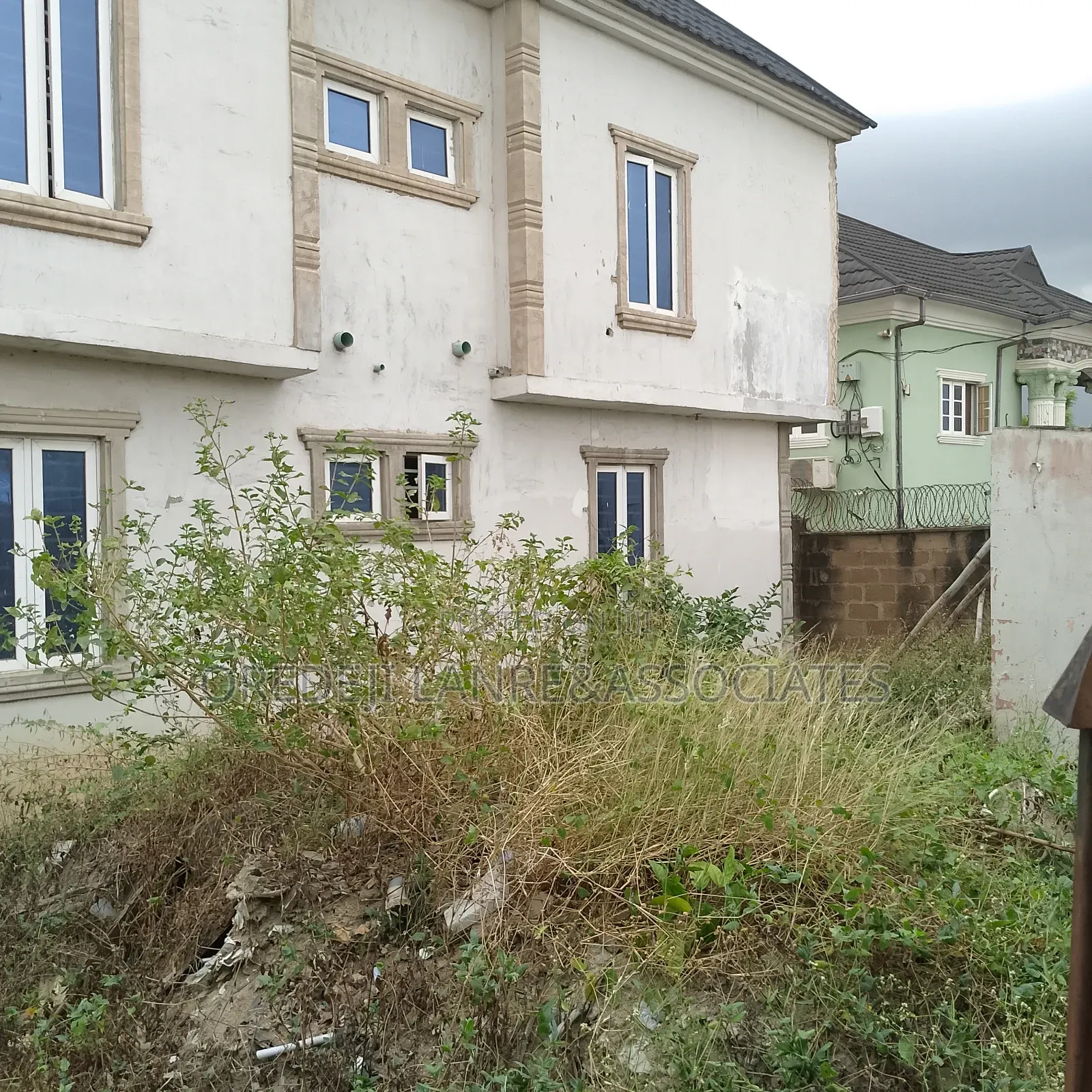 8bdrm Block of Flats in Bola Oyewo, Ifako-Ogba for sale