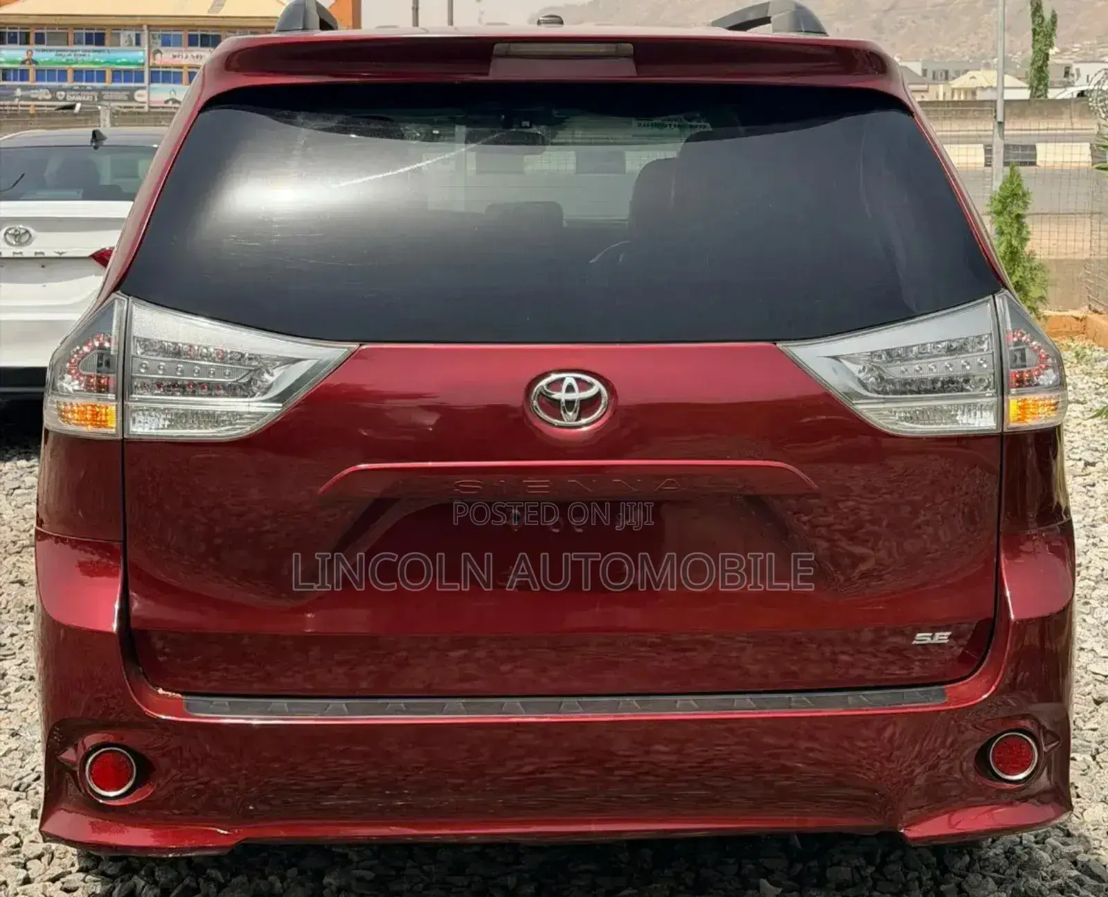 Toyota Sienna XLE 8 Passenger (3.5L 6cyl 6A) 2016 Burgundy