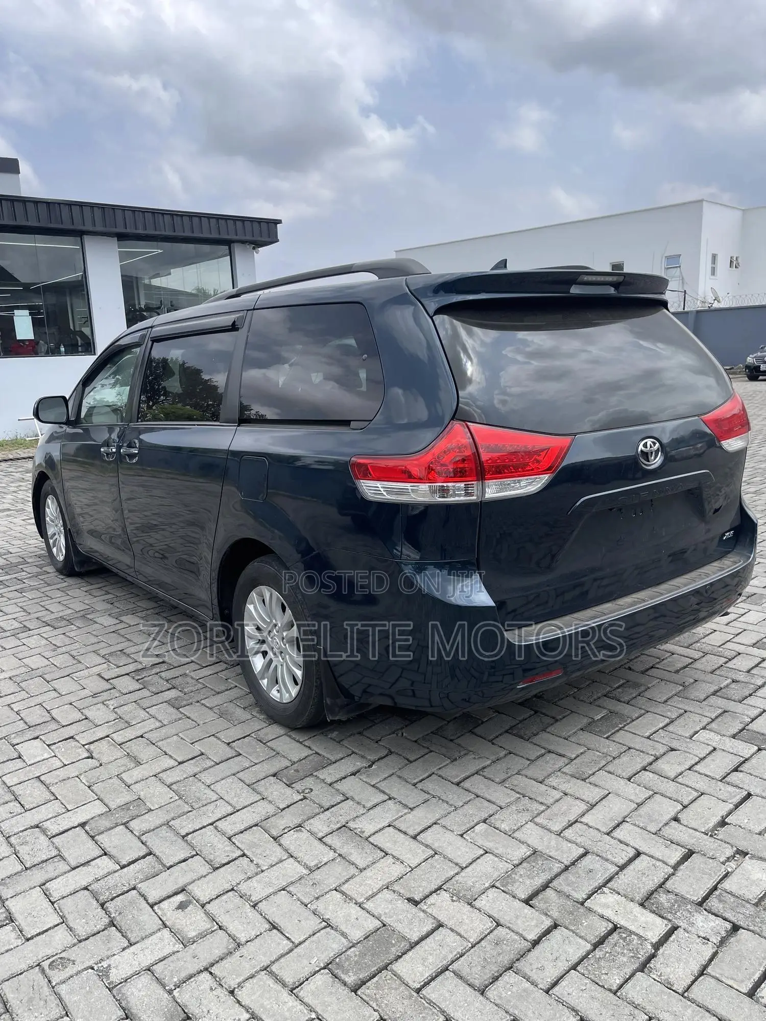 Toyota Sienna 7 Passenger 2011 Blue