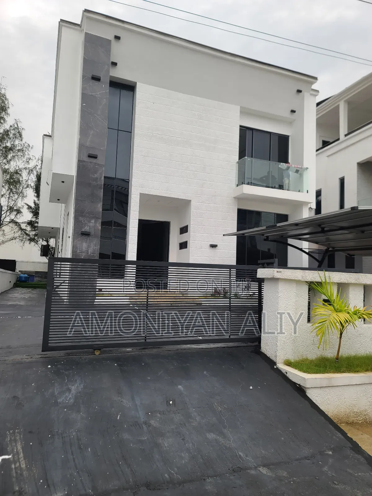 5bdrm Mansion in Megamond Estate, Ikota for sale
