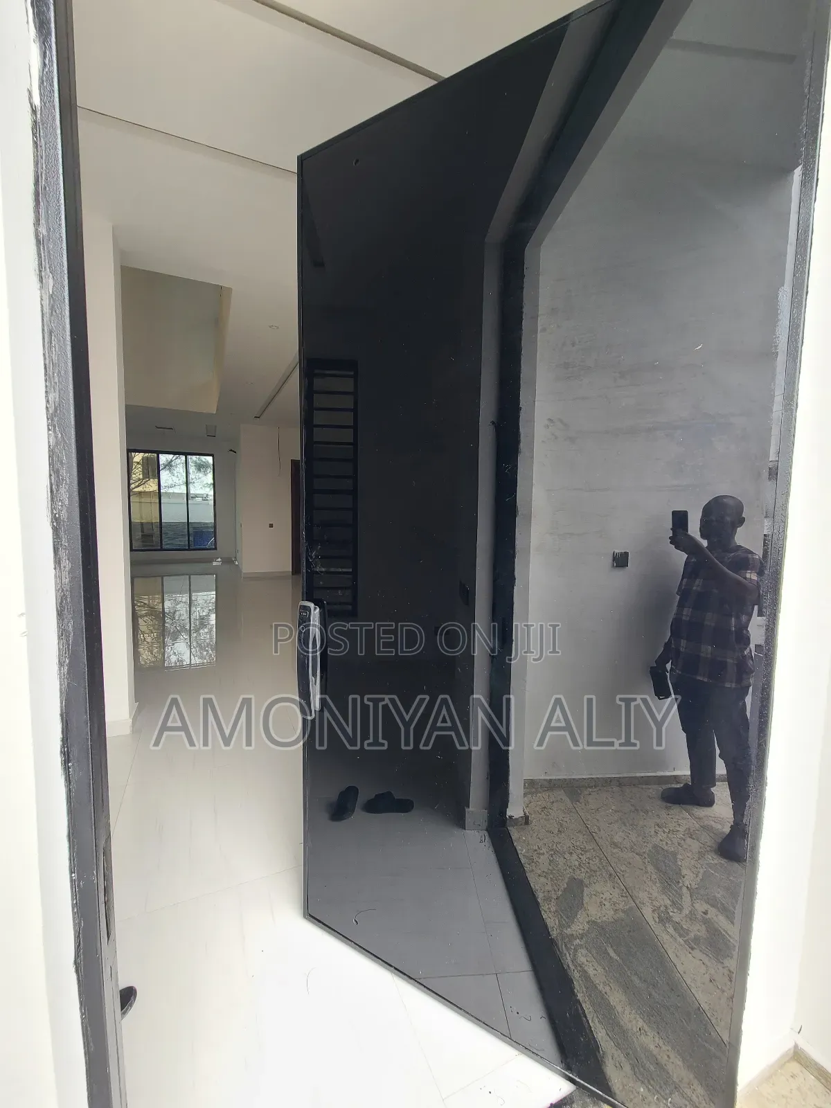 5bdrm Mansion in Megamond Estate, Ikota for sale