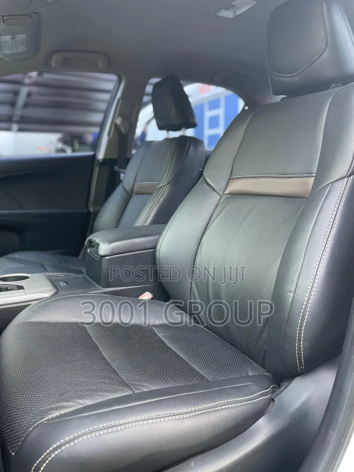 Toyota Camry SE 4dr Sedan (2.5L 4cyl 6A) 2013 White