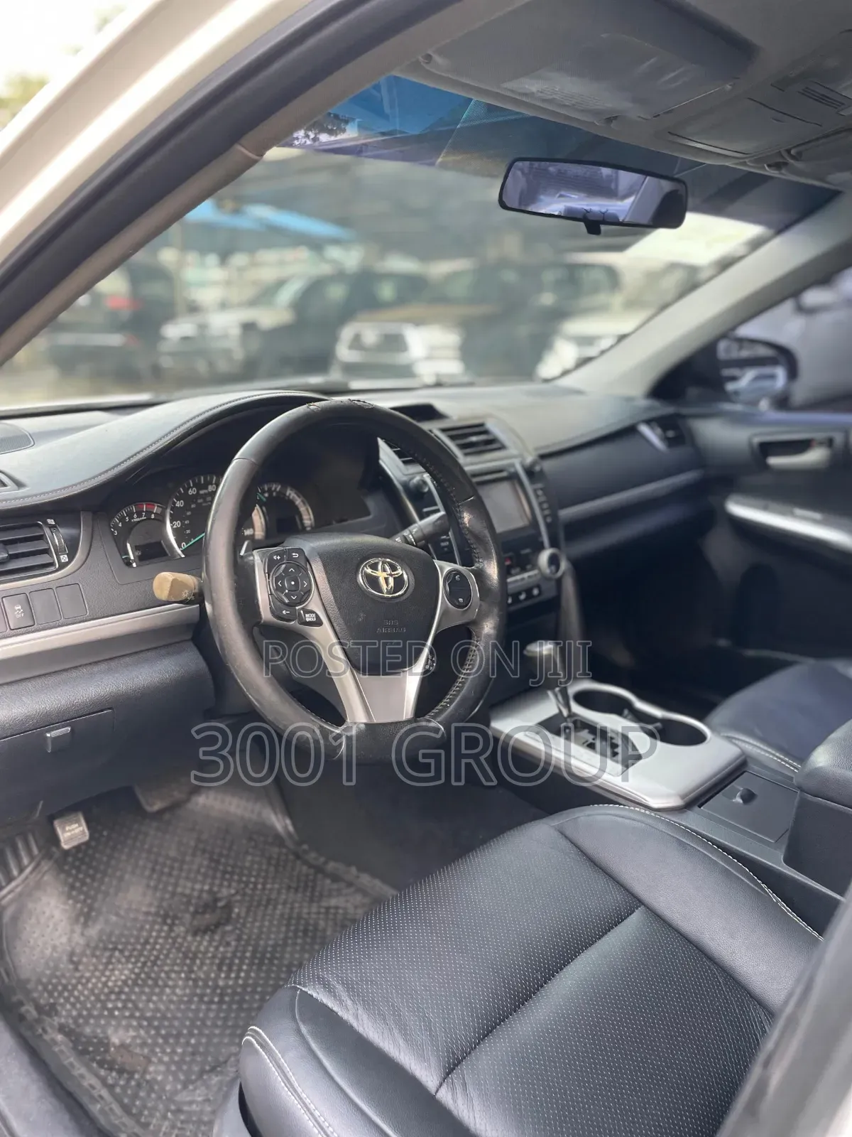 Toyota Camry SE 4dr Sedan (2.5L 4cyl 6A) 2013 White