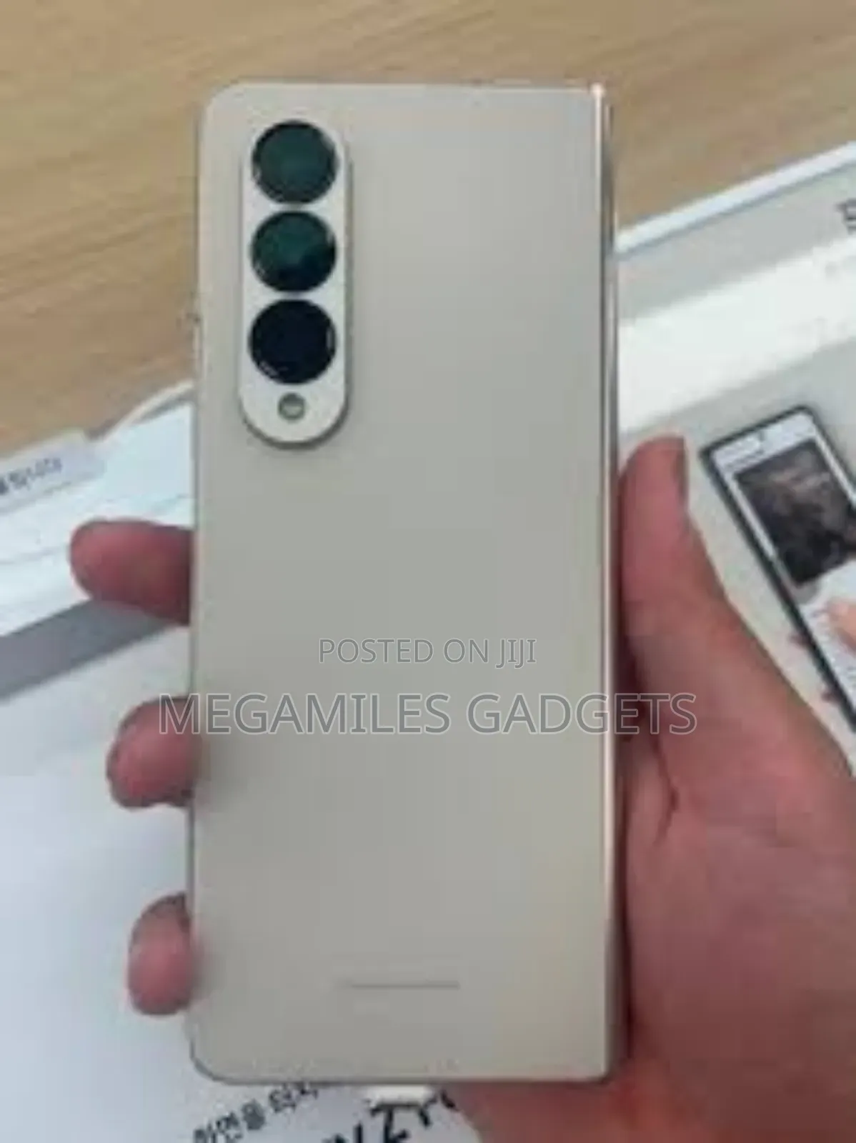 New Samsung Galaxy Z Fold4 512 GB Gold