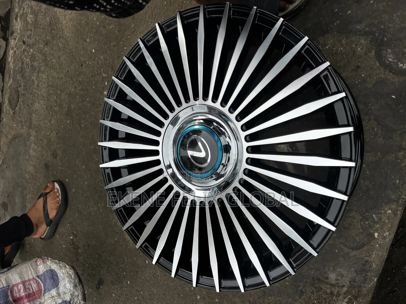 20inche Lexus, Mercedes