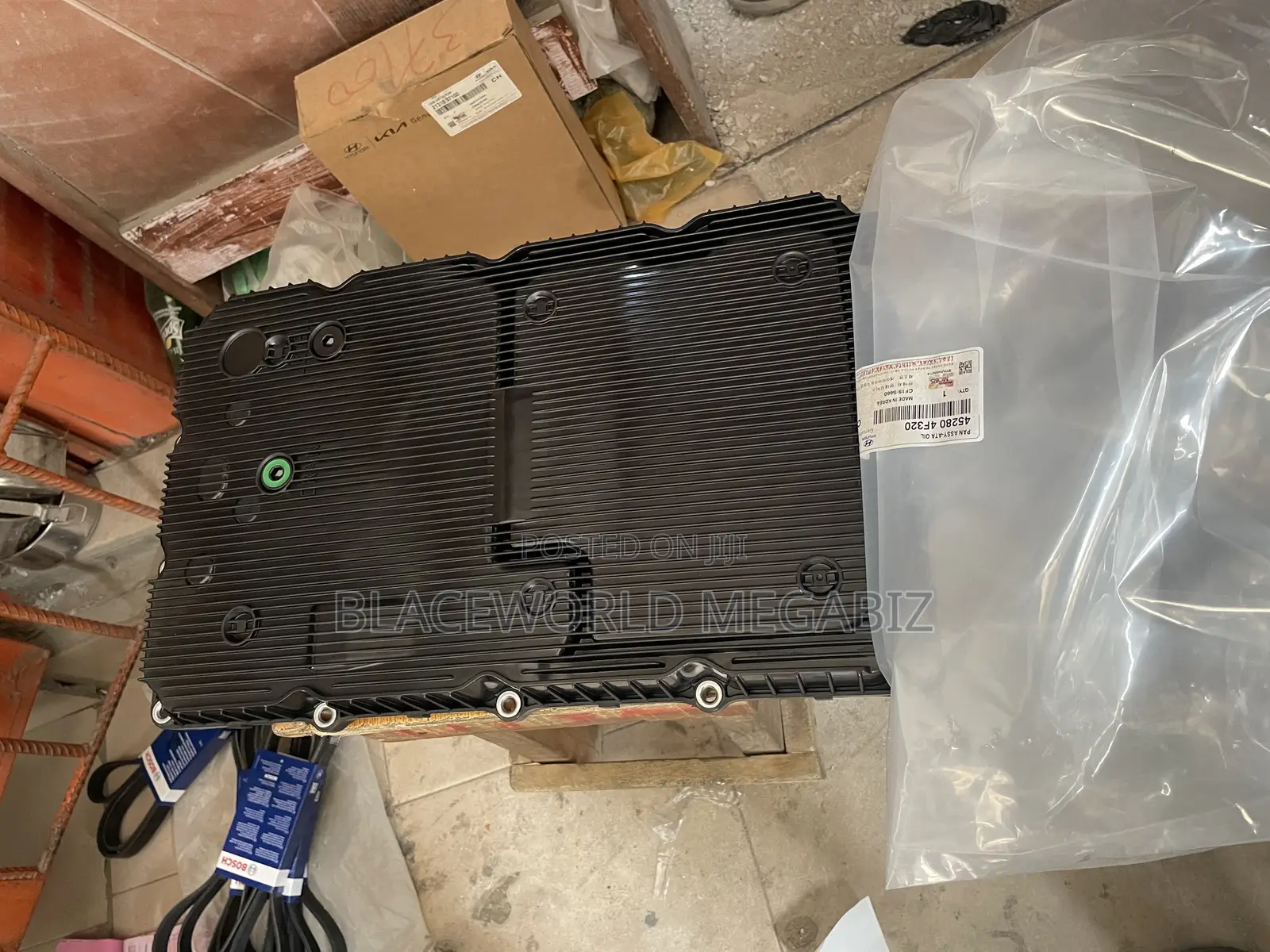 Gearbox Cover (Sump)Hyundai Genesis