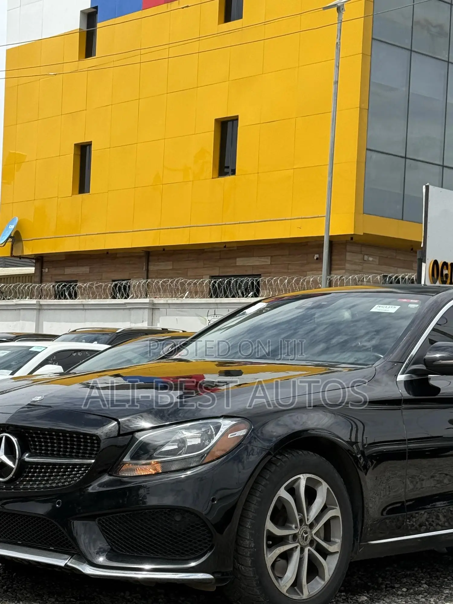 Mercedes-Benz C300 2016 Black