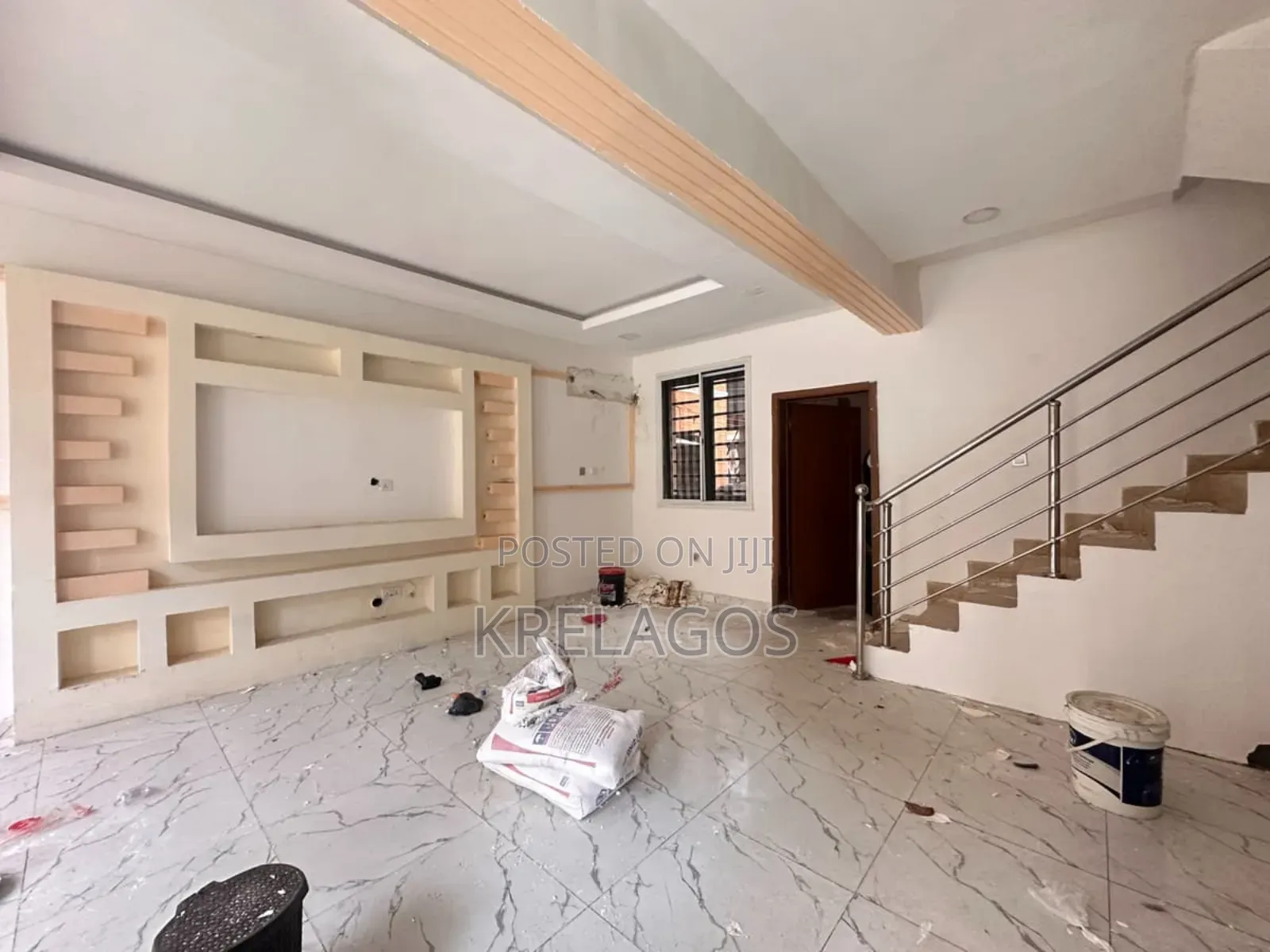 4bdrm Townhouse / Terrace in Osapa london for rent