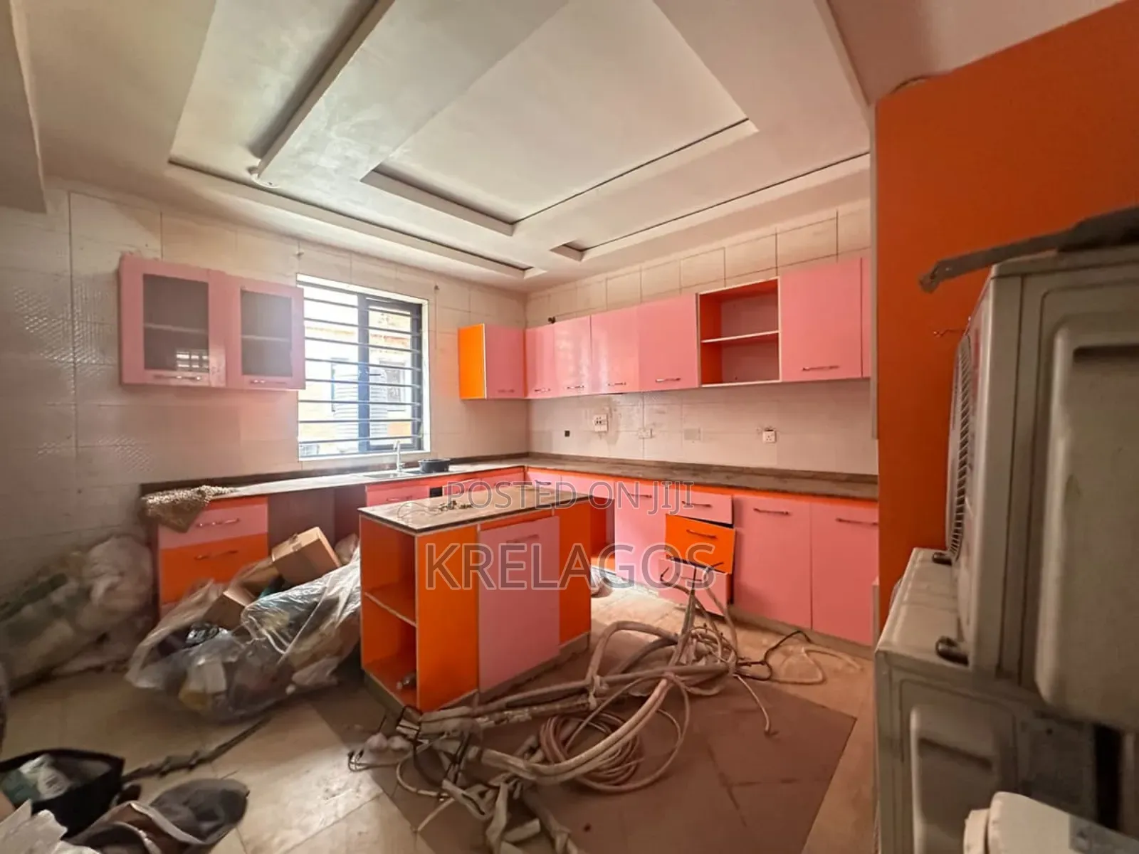 4bdrm Townhouse / Terrace in Osapa london for rent