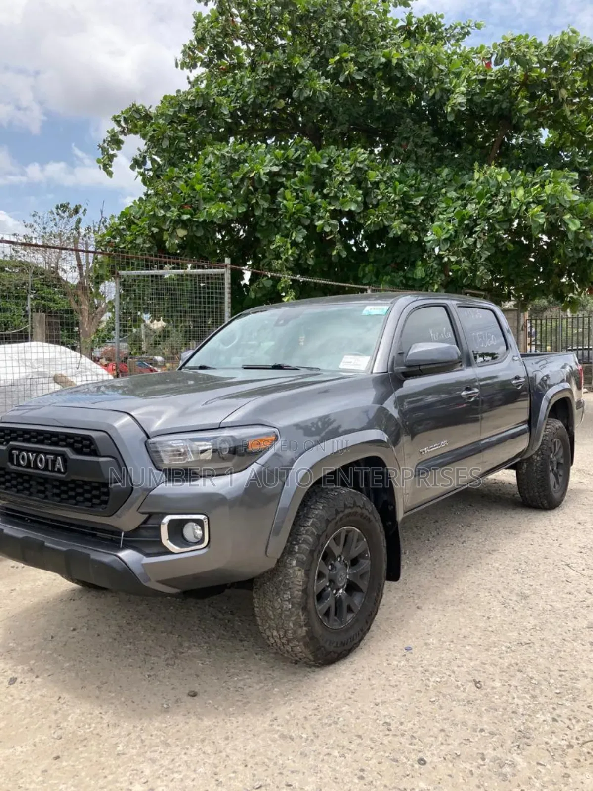 Toyota Tacoma SR5 2018 Gray