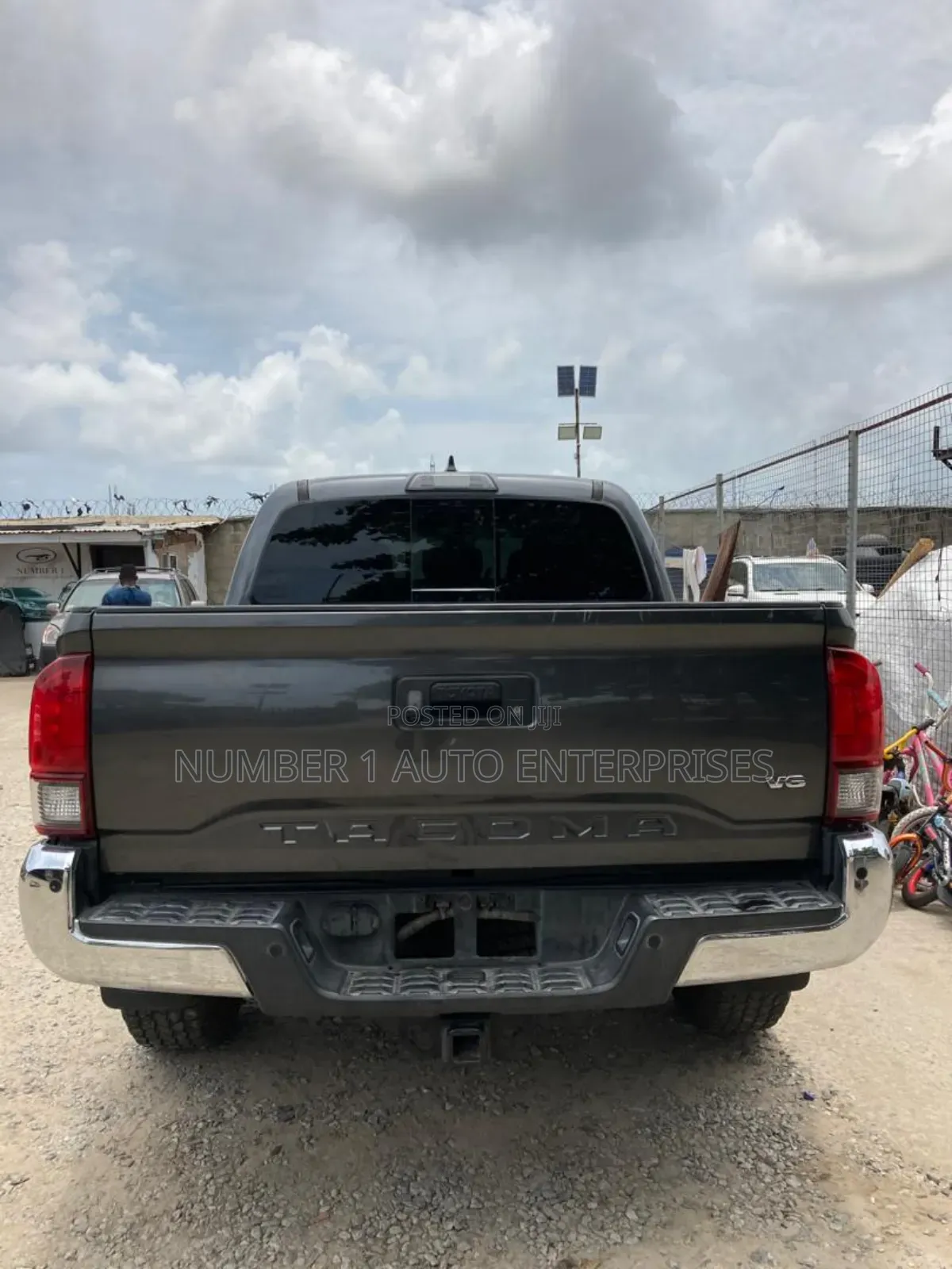 Toyota Tacoma SR5 2018 Gray