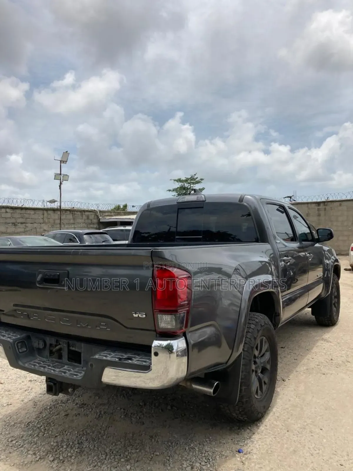 Toyota Tacoma SR5 2018 Gray