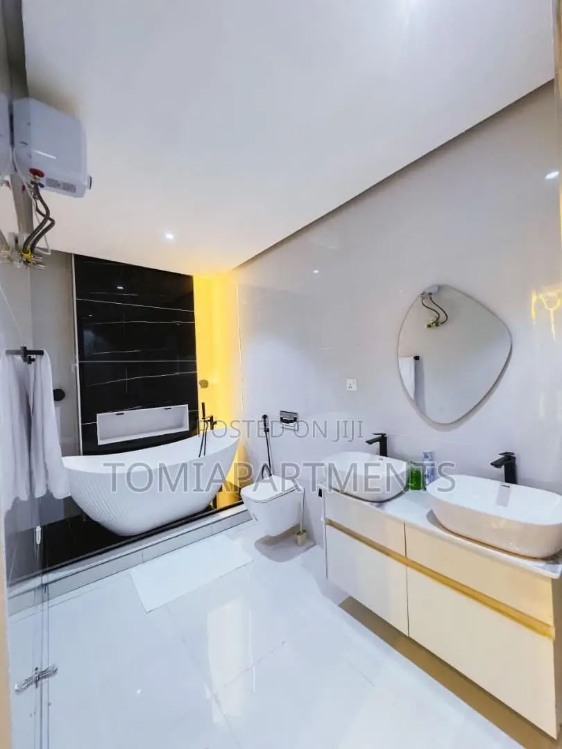 Smart 4 Bedroom Shortlet Apartment With Pool, Gym Snooker in Lekki