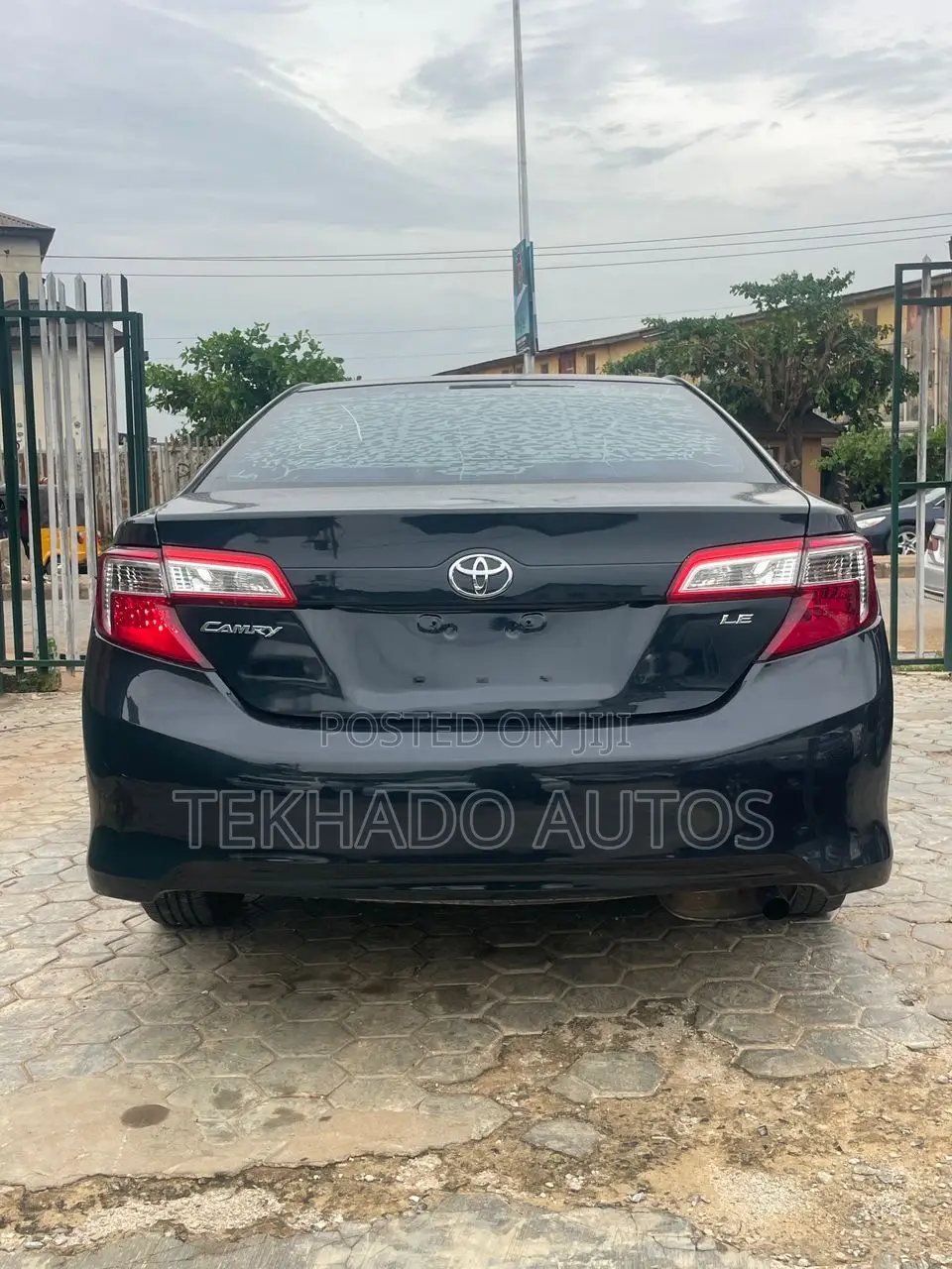 Toyota Camry LE 4dr Sedan (2.5L 4cyl 6A) 2012 Black