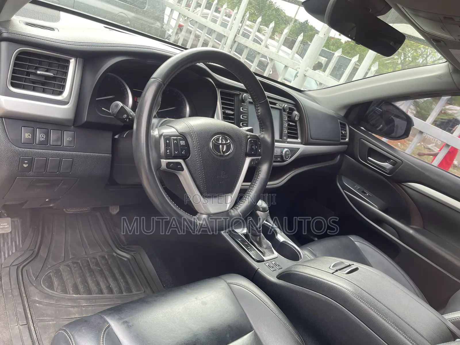 Toyota Highlander XLE 4x4 V6 (3.5L 6cyl 8A) 2018 Blue