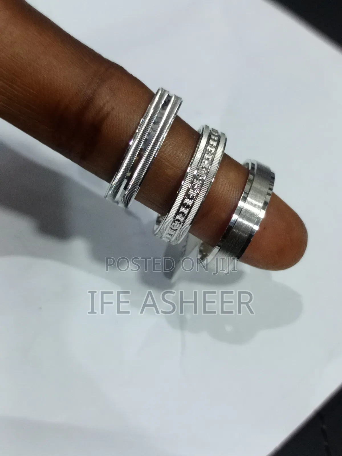 Men's Luxury, Non Fading and High Quality Silver Wedding Band