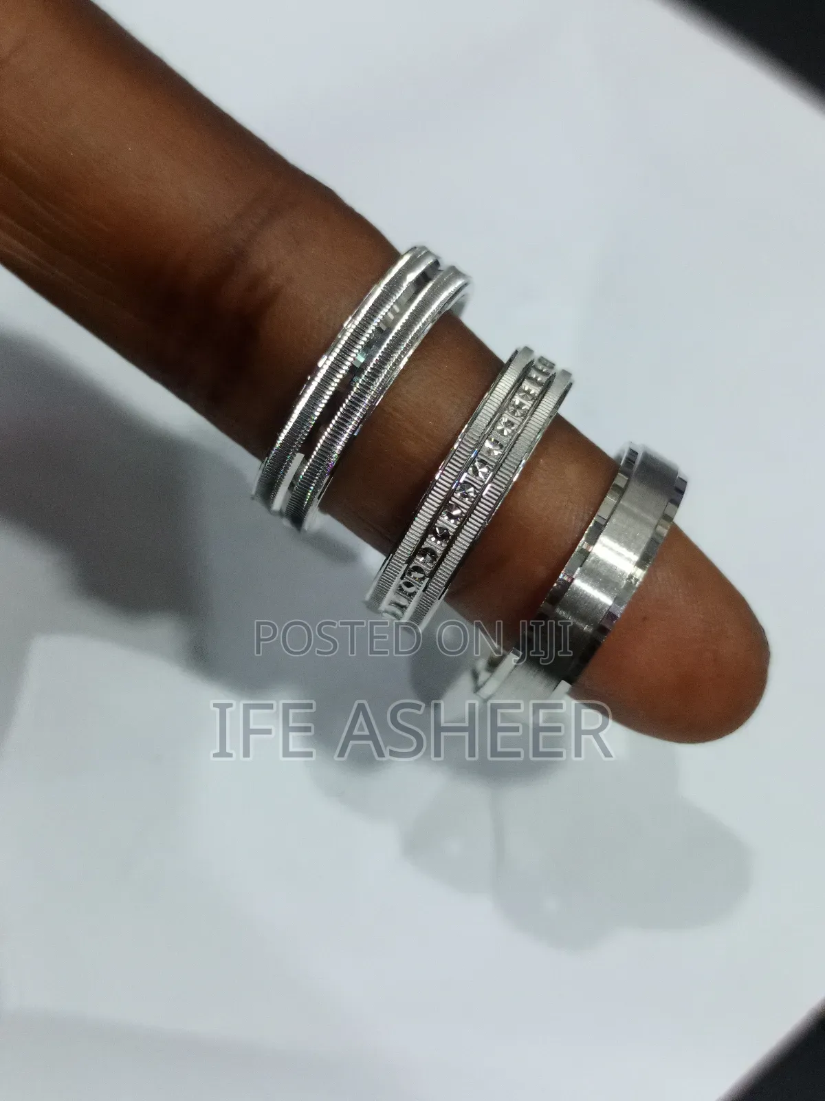Men's Luxury, Non Fading and High Quality Silver Wedding Band