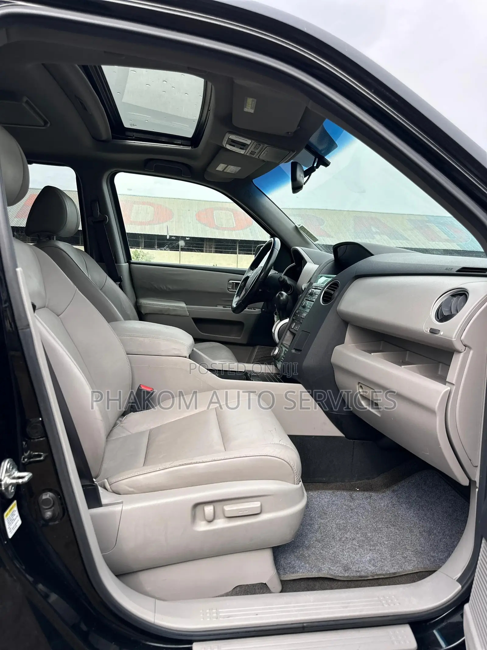 Honda Pilot Touring w/RES/Navi FWD (3.5L 6cyl 5A) 2010 Black