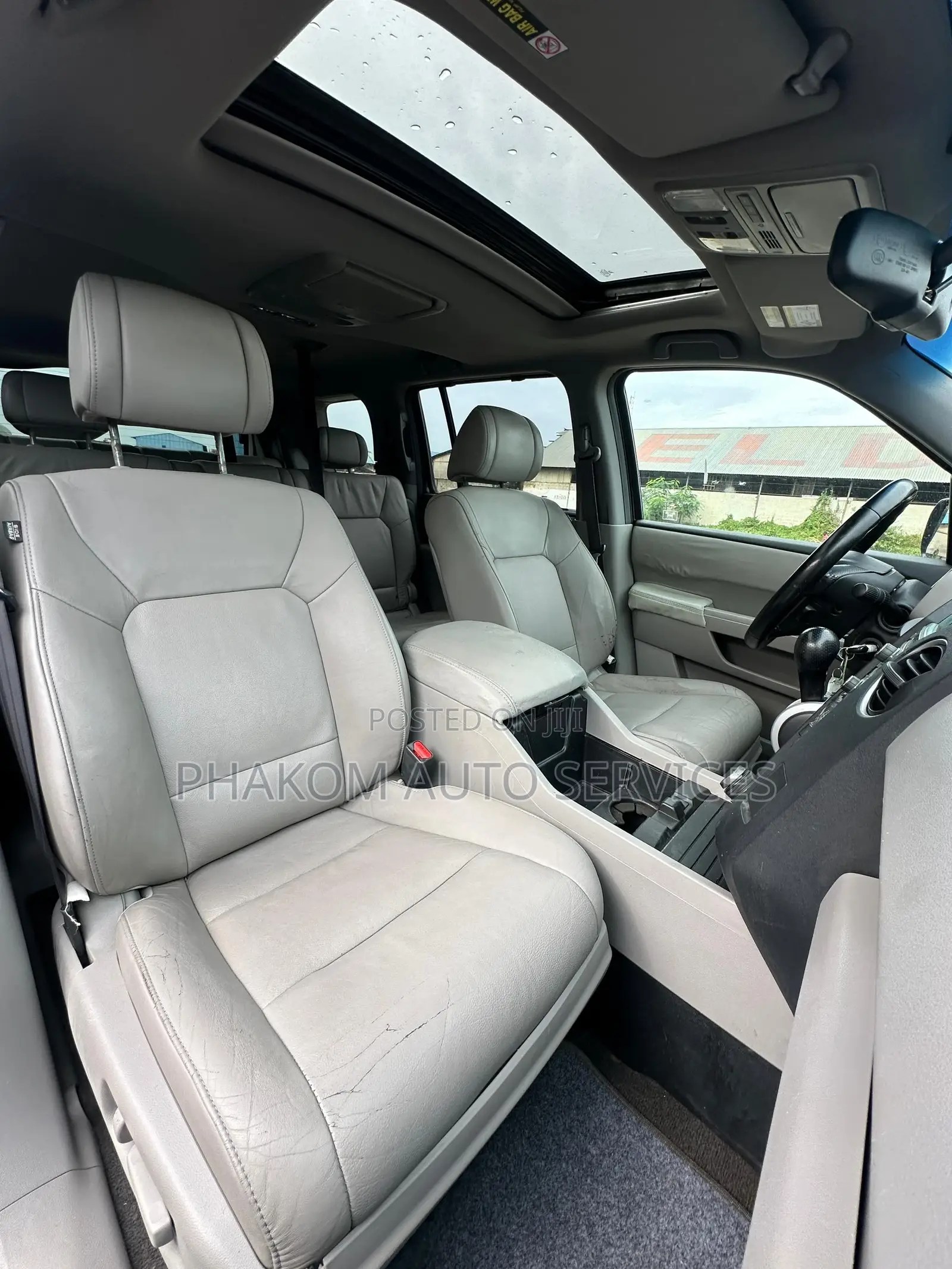 Honda Pilot Touring w/RES/Navi FWD (3.5L 6cyl 5A) 2010 Black