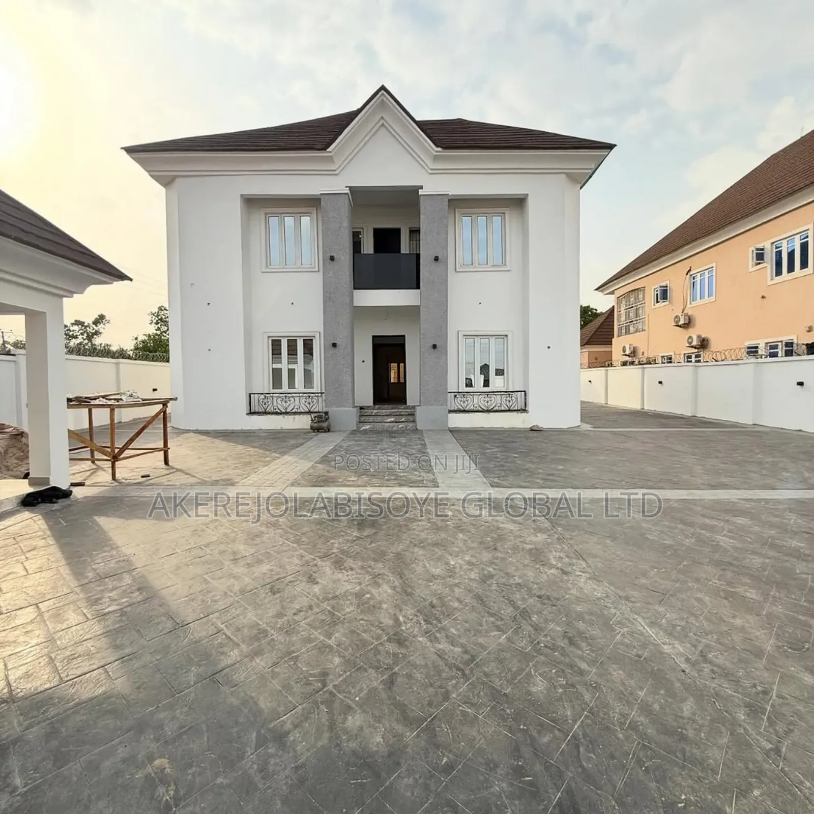 4bdrm Duplex in In An Estate for sale