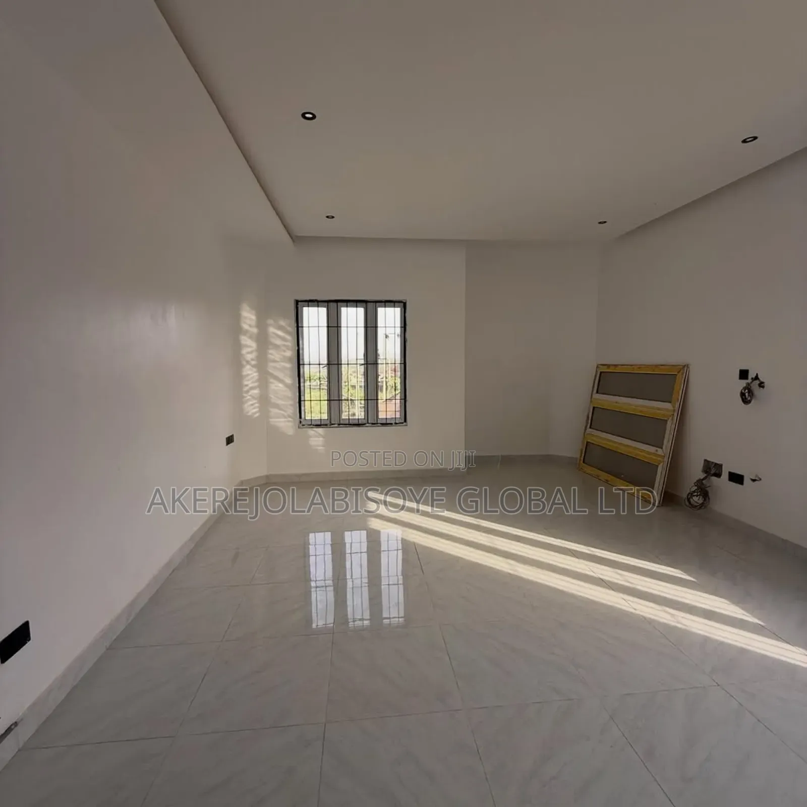 4bdrm Duplex in In An Estate for sale