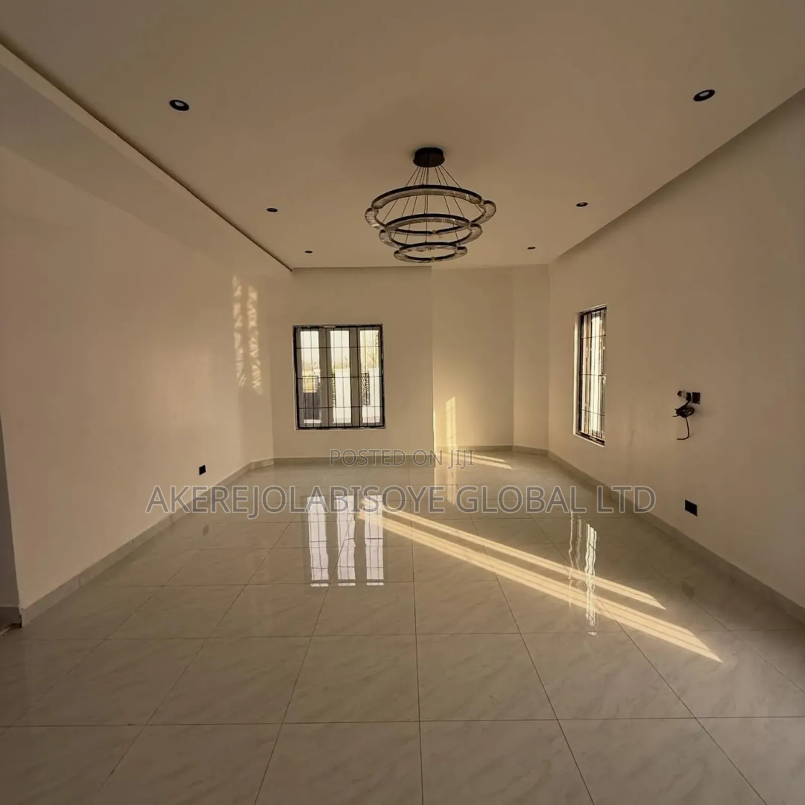 4bdrm Duplex in In An Estate for sale