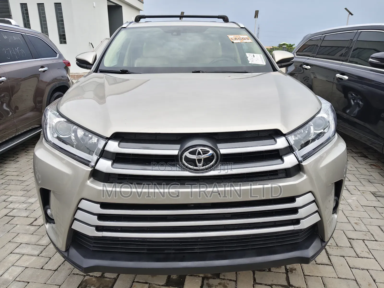 Toyota Highlander Limited V6 4x2 (3.5L 6cyl 6A) 2016 Gold