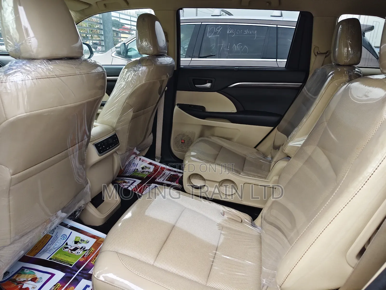Toyota Highlander Limited V6 4x2 (3.5L 6cyl 6A) 2016 Gold