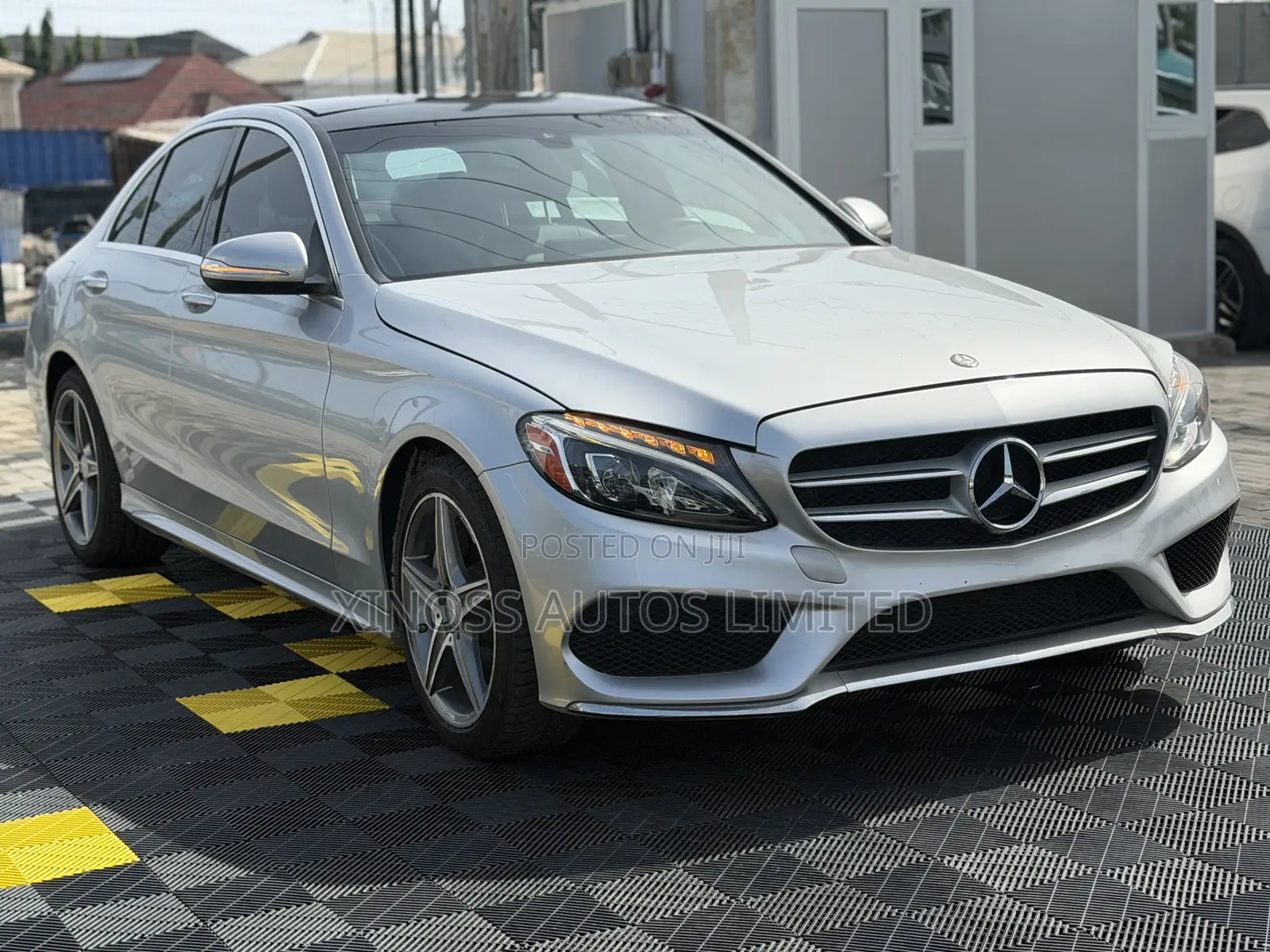 Mercedes-Benz C300 Luxury 4dr AWD 4Matic Sedan (2.0L 4cyl 7A) 2015 Gray