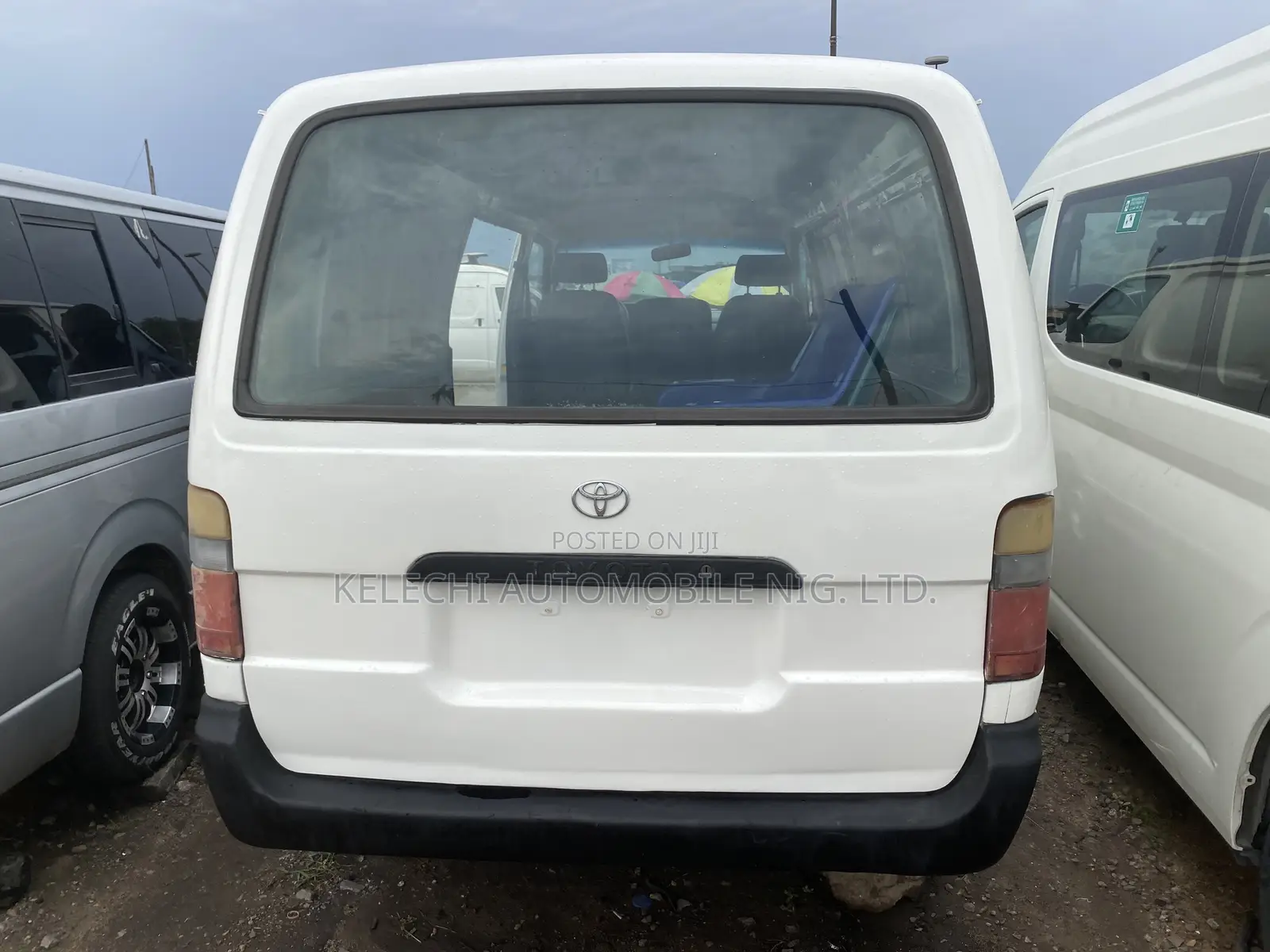 Toyota Grand HiAce 2000 White
