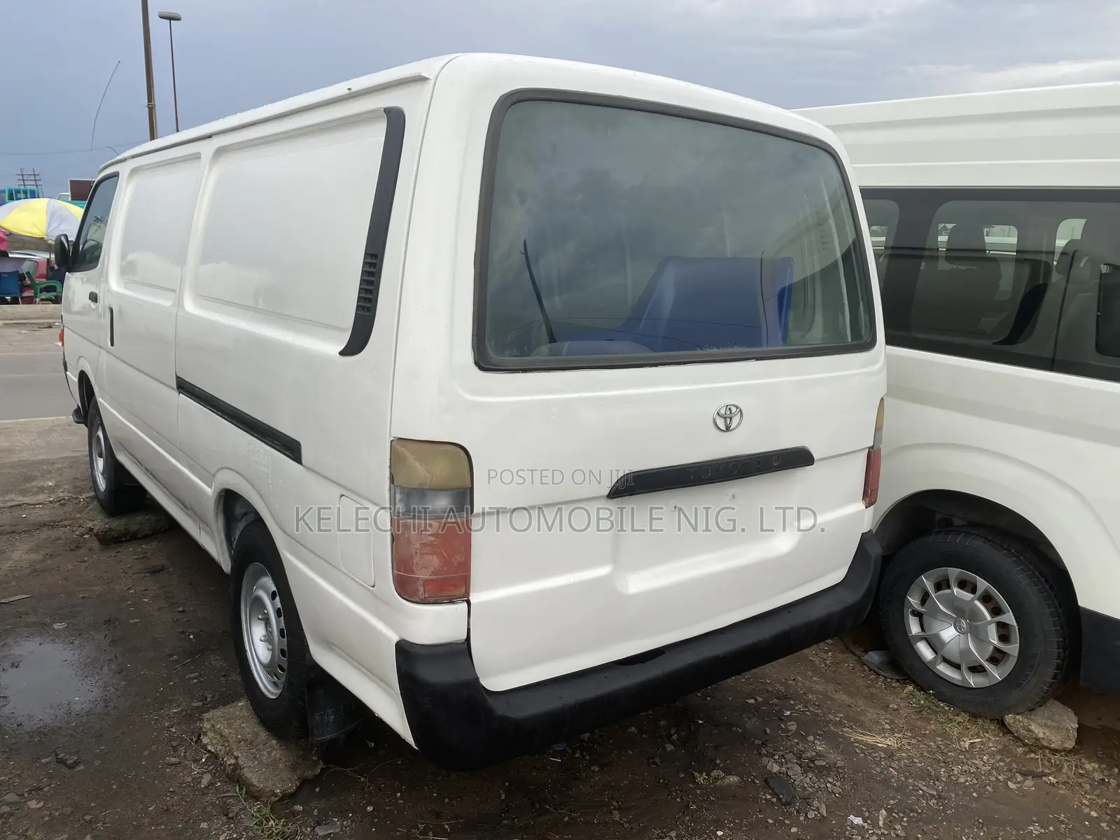 Toyota Grand HiAce 2000 White