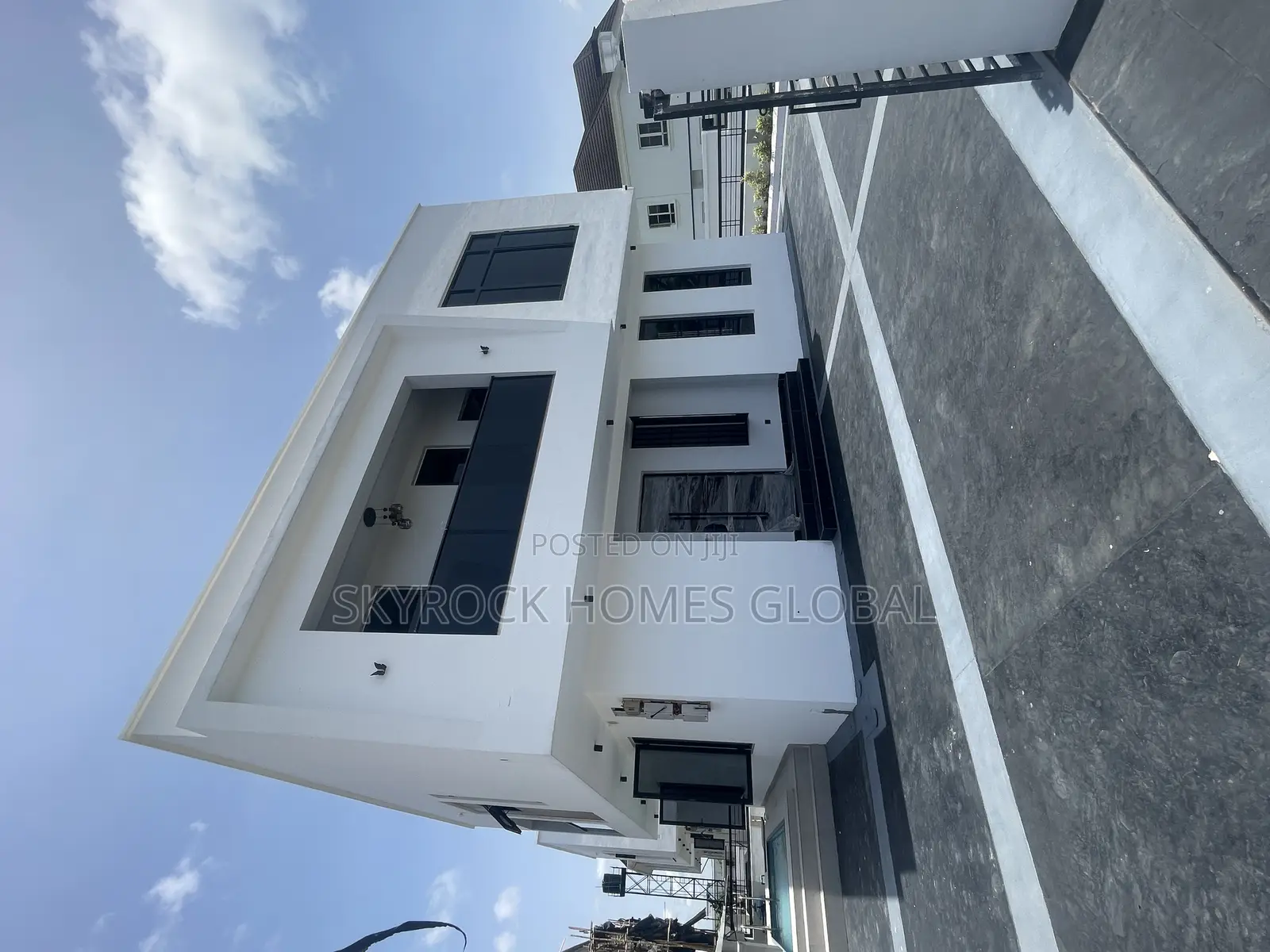 4bdrm Duplex in Sangotedo for sale